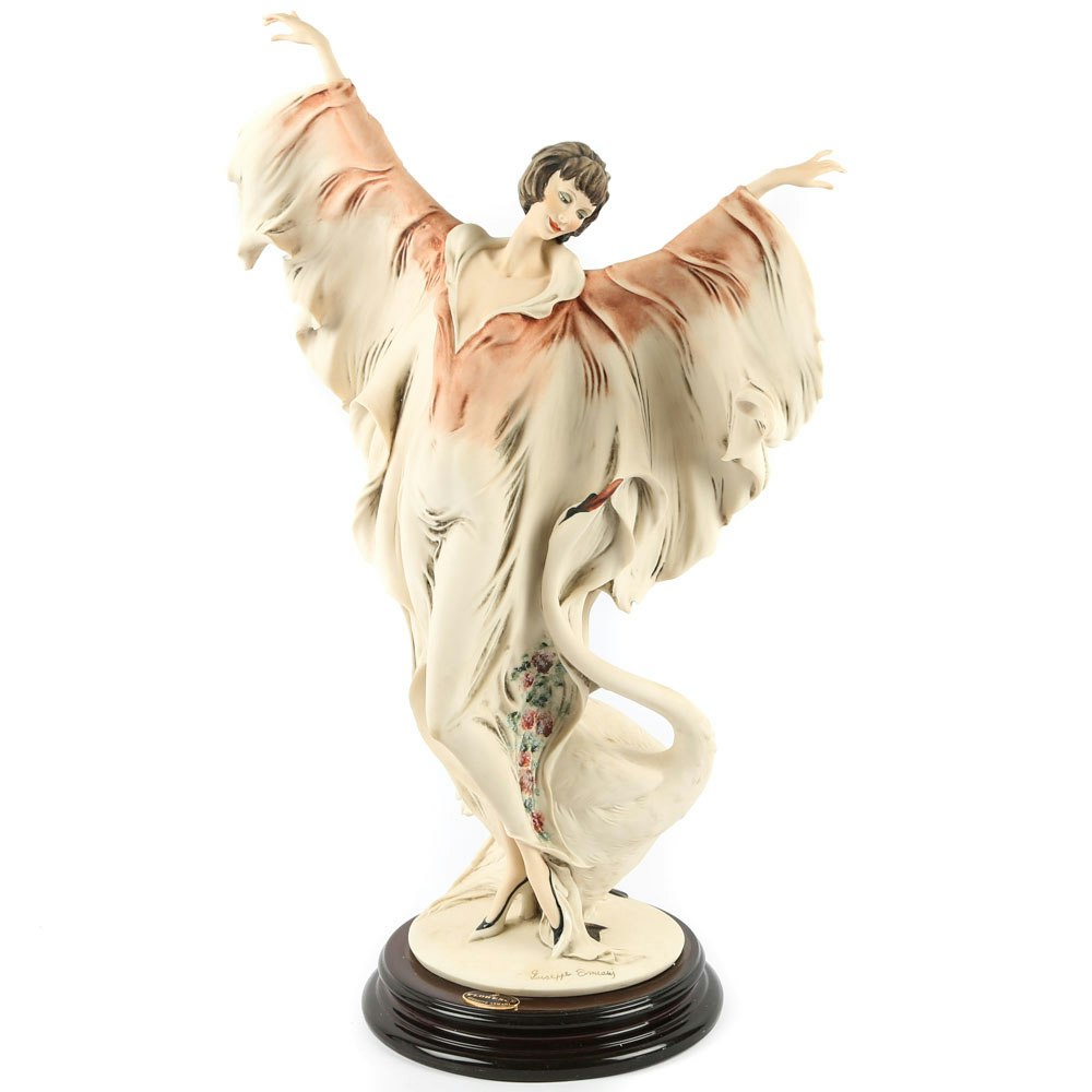 Giuseppe Armani Figurines Limited Edition Giuseppe Armani Limited Edition Porcelain Figurine "Vanity" | EBTH