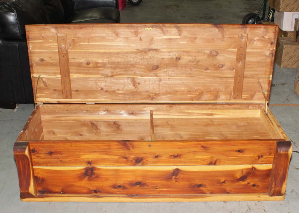 Rustic Cedar Chest EBTH