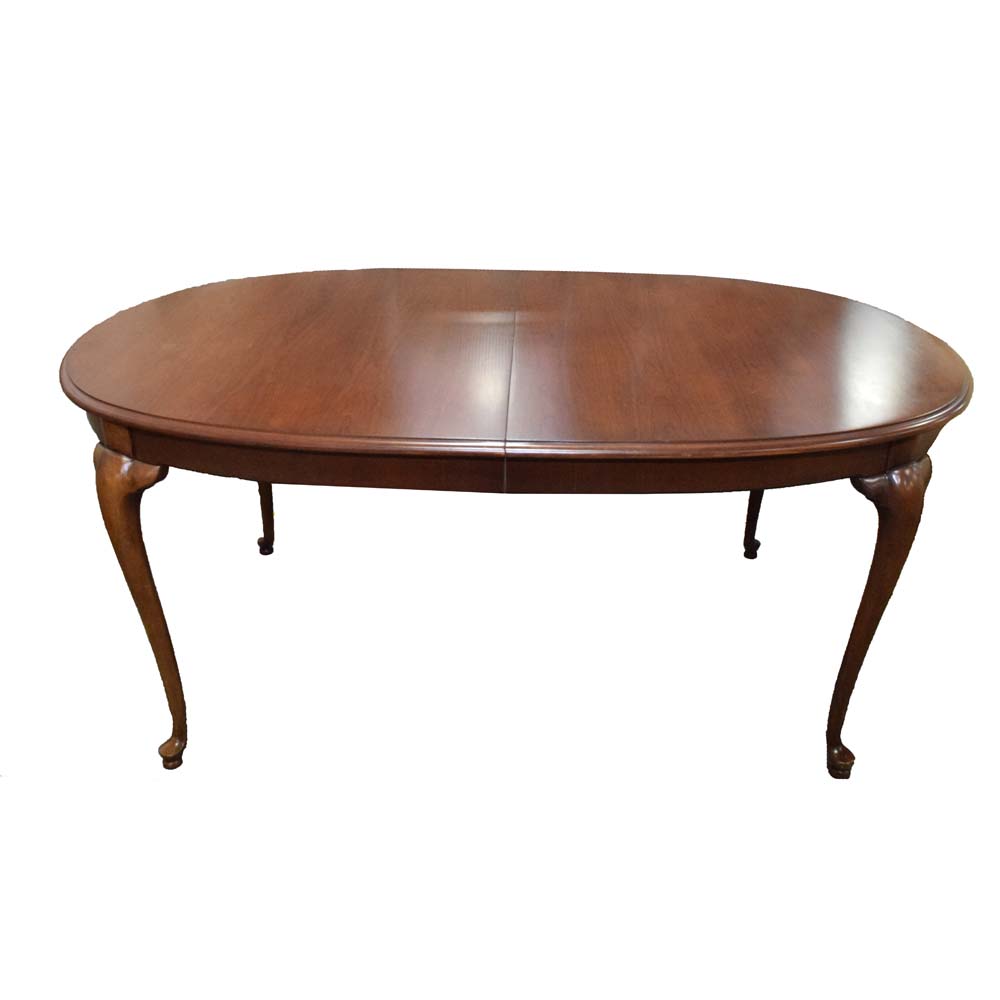 Vintage Queen Anne Oval Dining Table by Thomasville Furniture EBTH