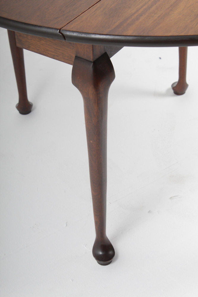 Vintage Queen Anne GateLeg Table in Walnut EBTH