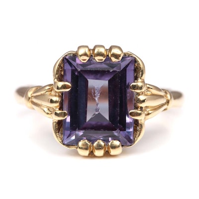 Vintage 10K Yellow Gold Synthetic Color Change Sapphire Ring Vintage 10K Yellow Gold Synthetic Color Change Sapphire Ring