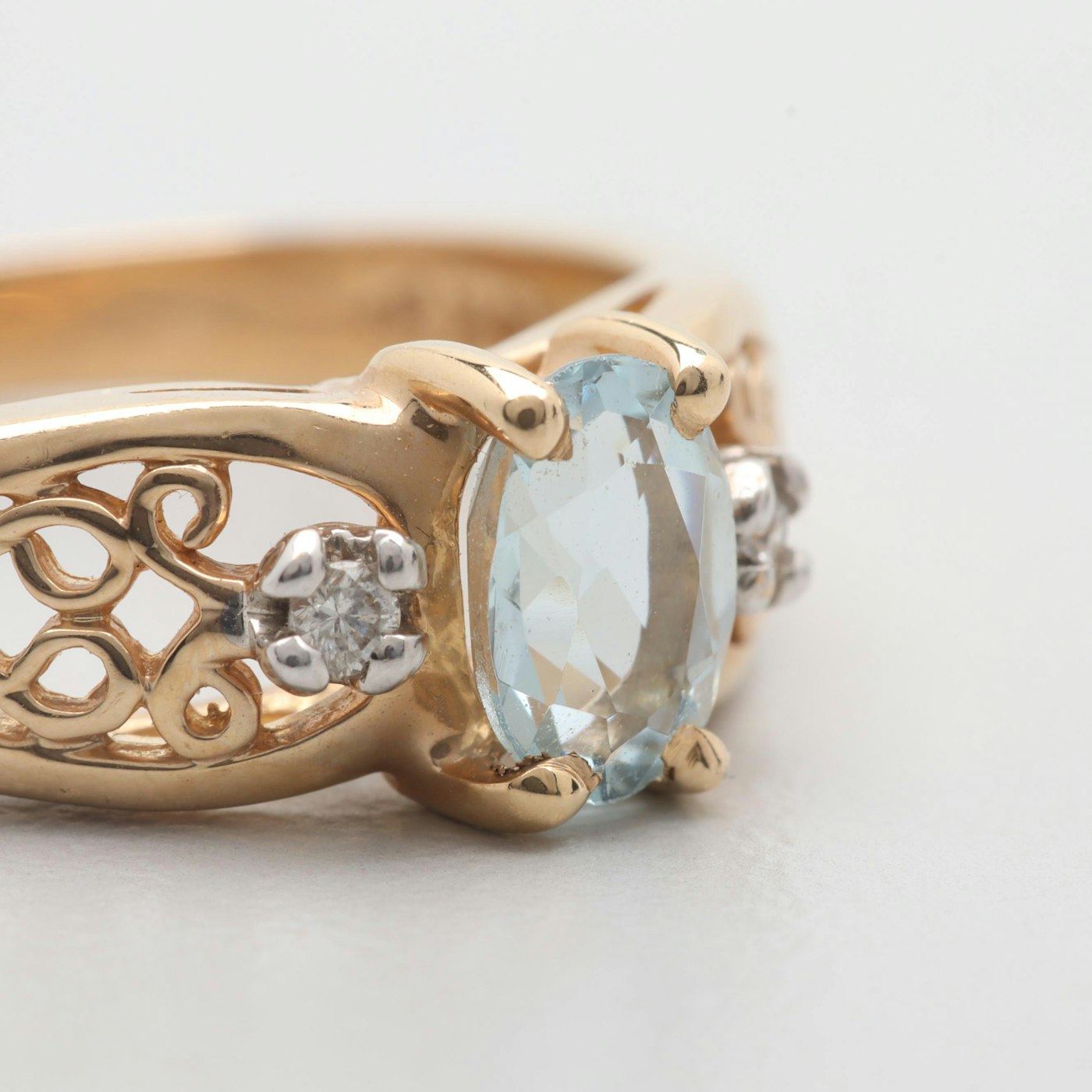 14K Yellow Gold Aquamarine and Diamond Ring | EBTH