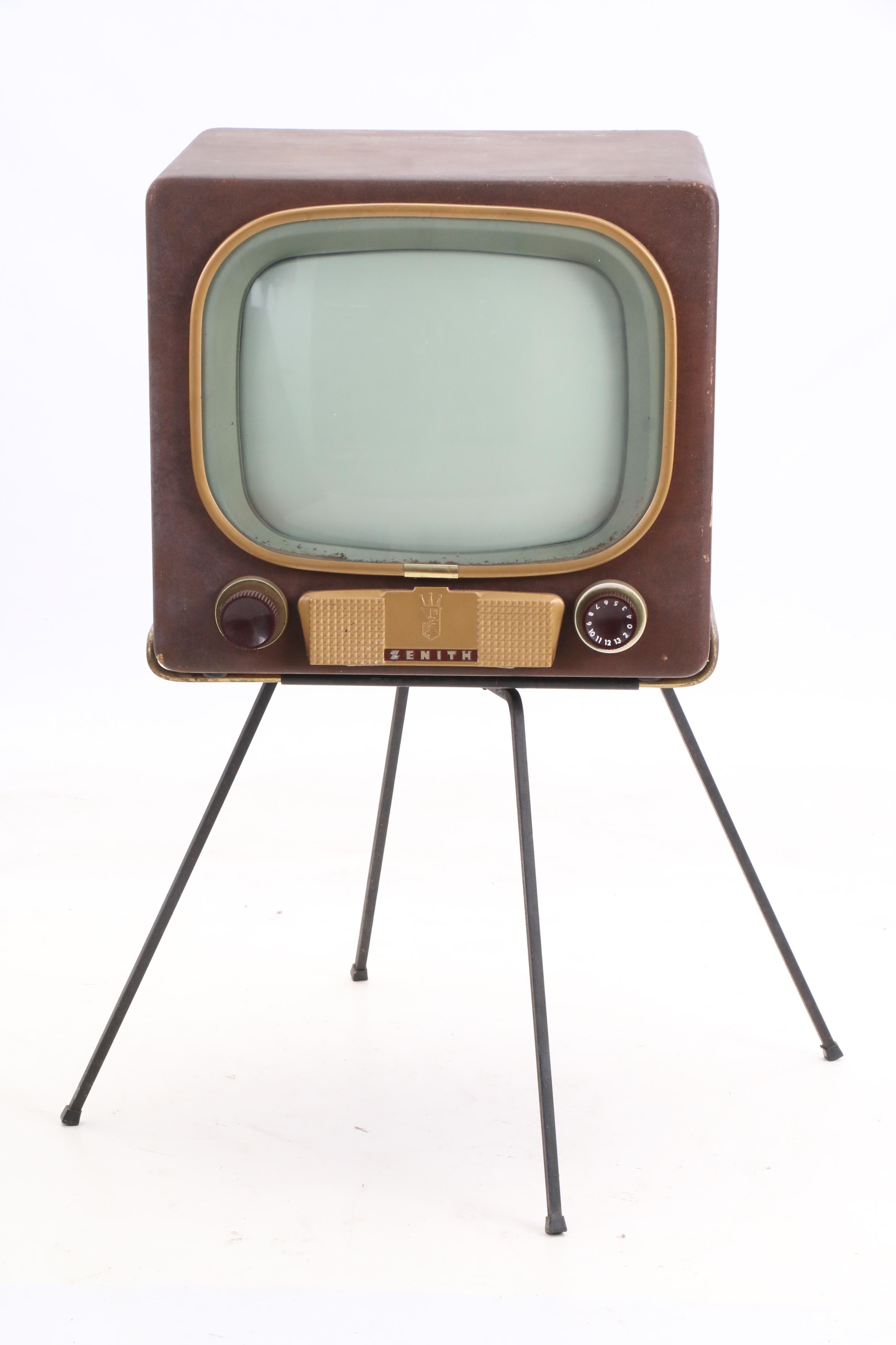 1950s Zenith Television with Bakelite Tuning Knobs EBTH