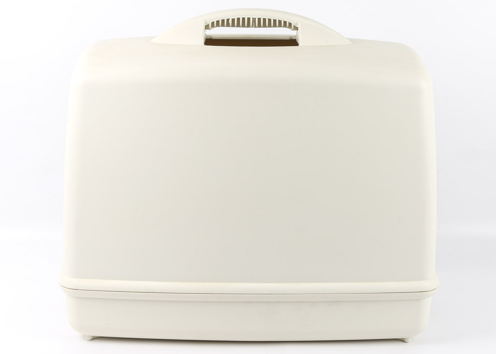 Singer Sewing Machine in Hard Case EBTH