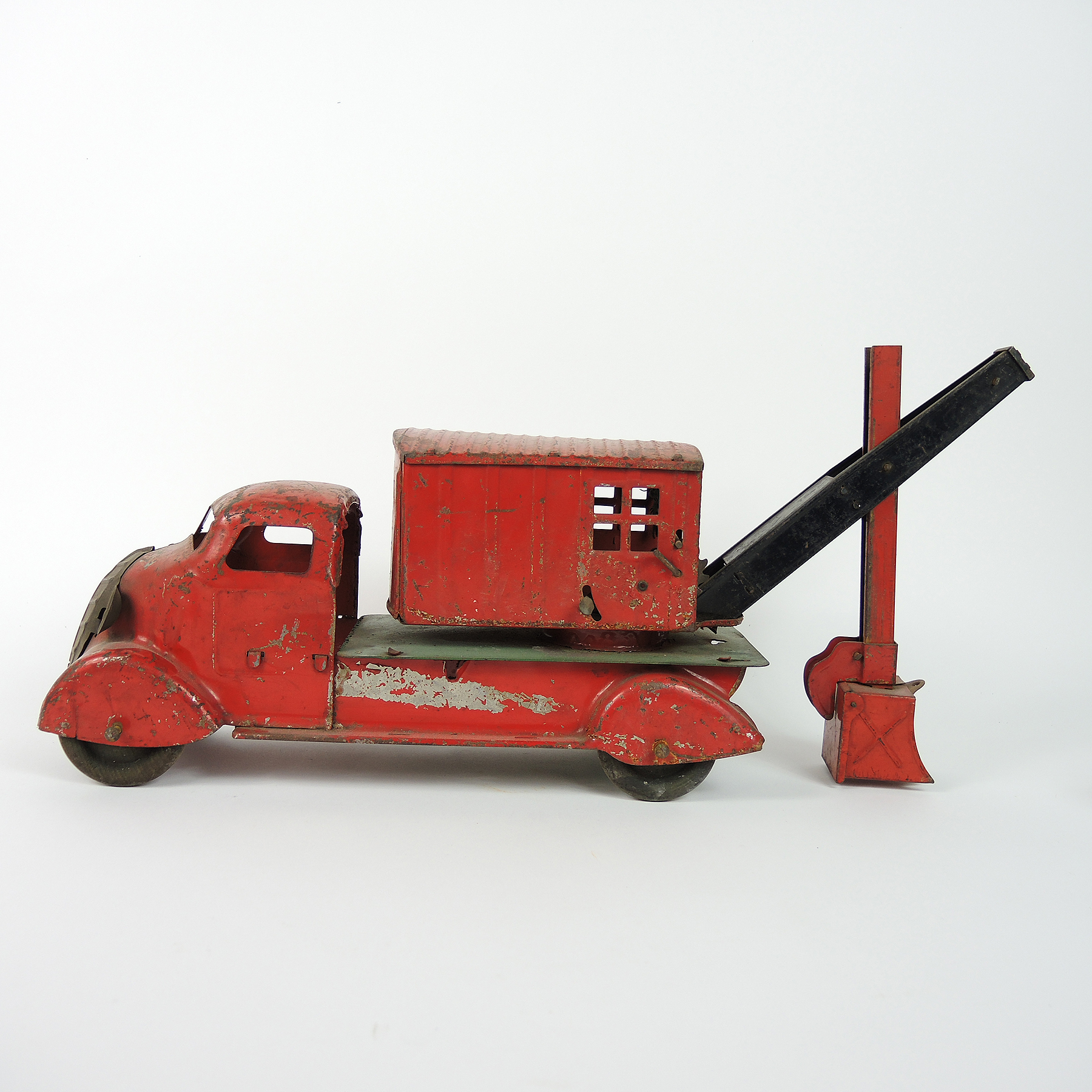 Wyandotte Toys Ice Truck, Erie Tow Truck, and Vintage Steam Shovels EBTH