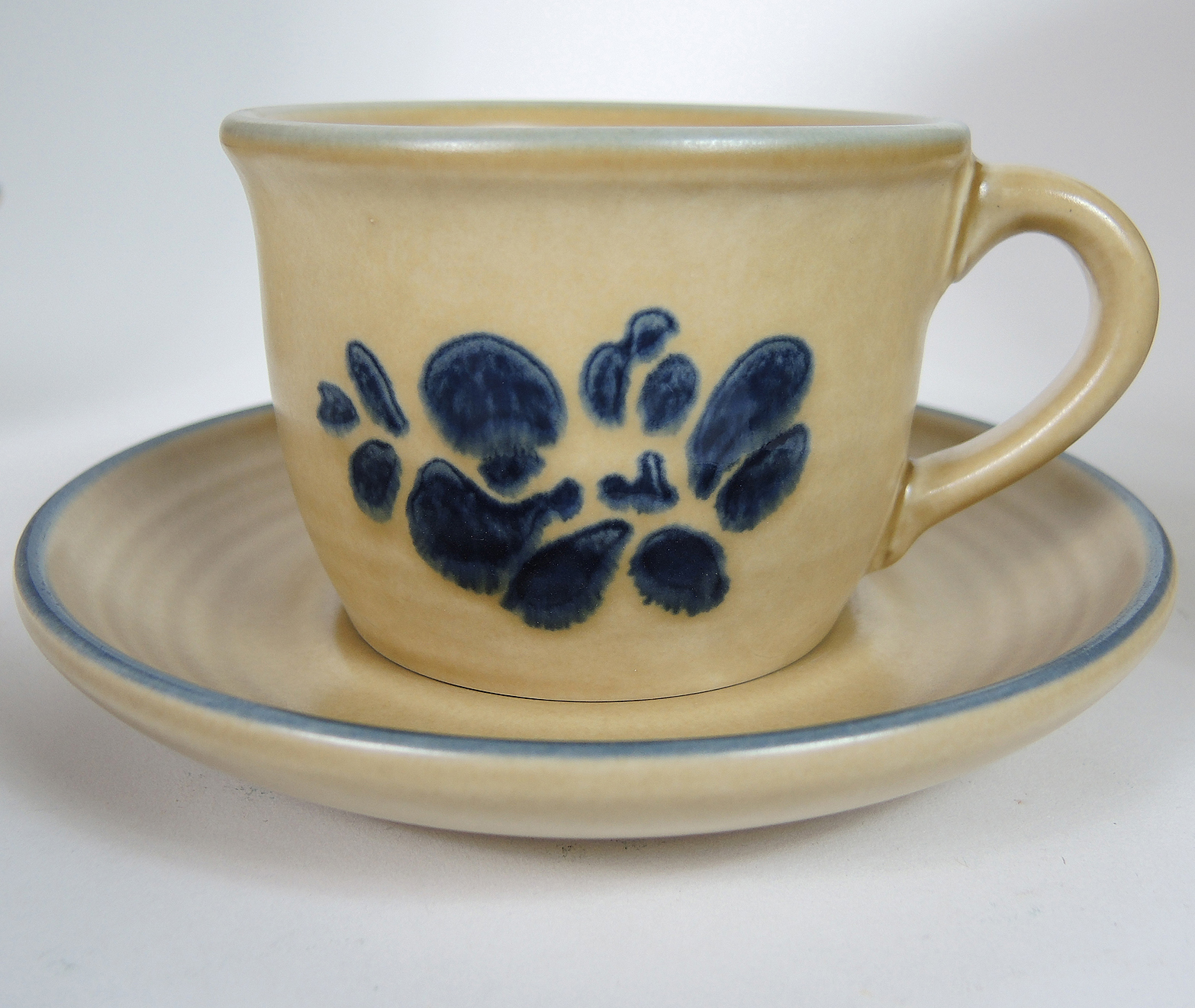 Pfaltzgraff "Folk Art" Stoneware Dinner Service | EBTH