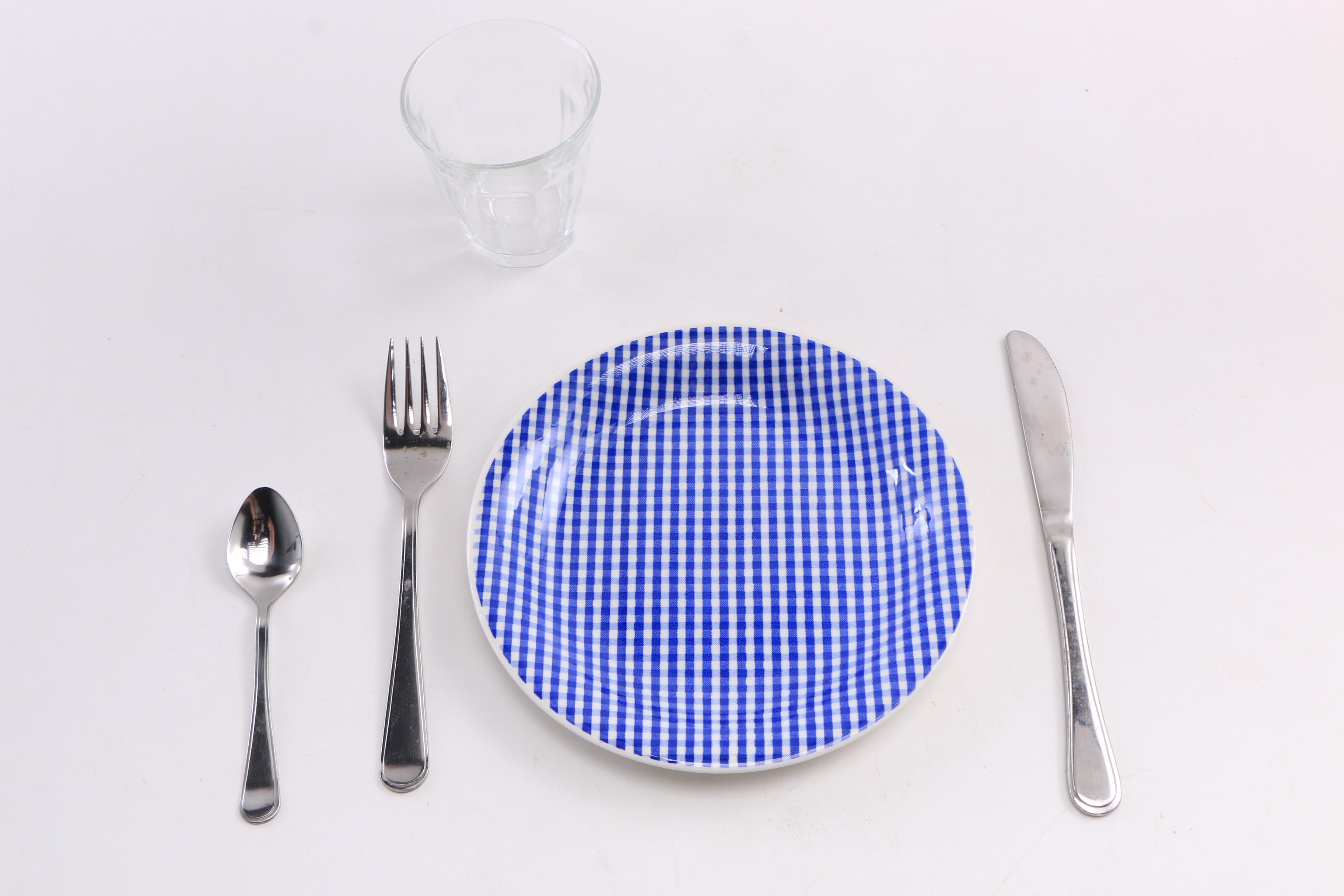 Optima English Picnic Basket with Tableware EBTH