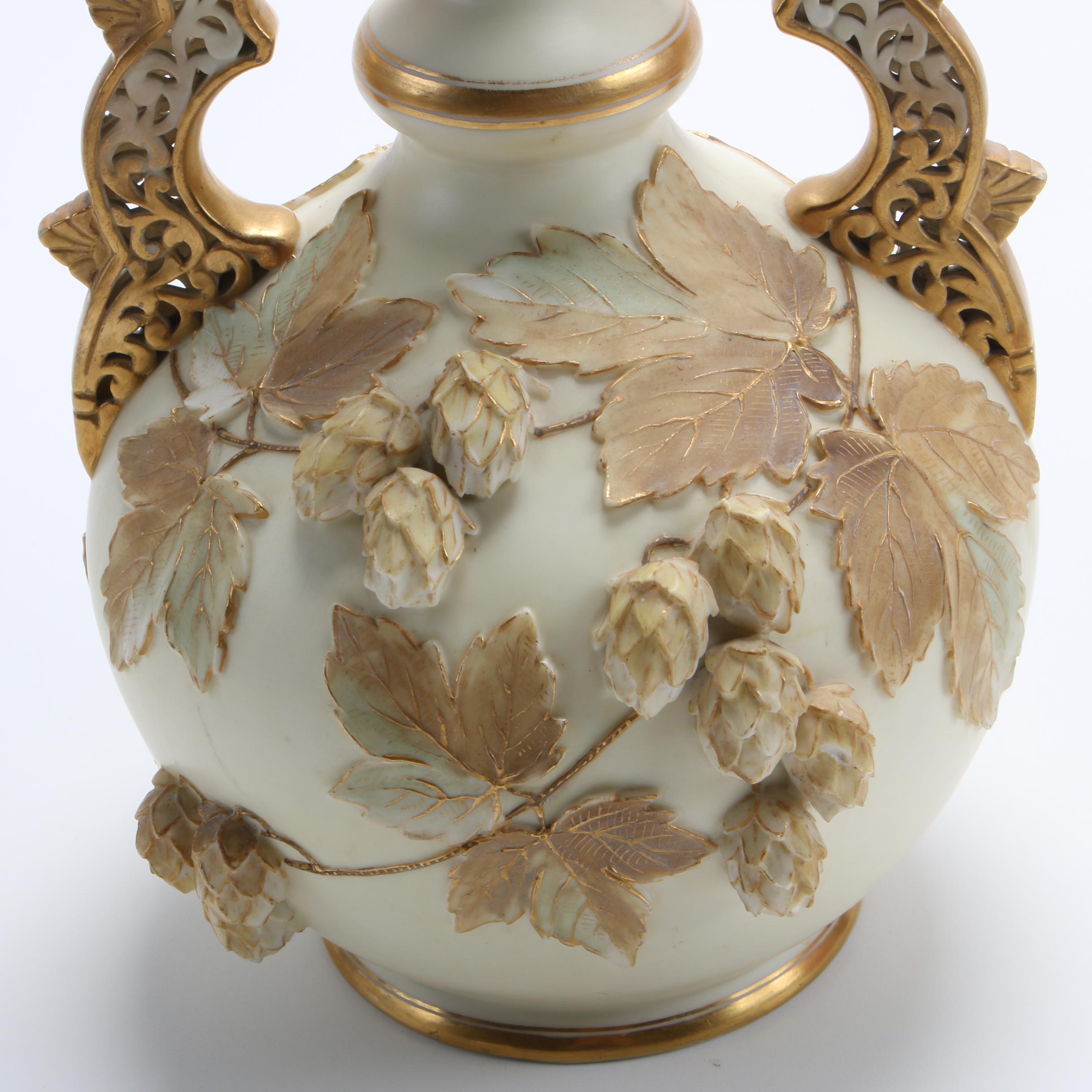 Antique Royal China Works Worcester Ivory Blush Reticulated Vase, 1890