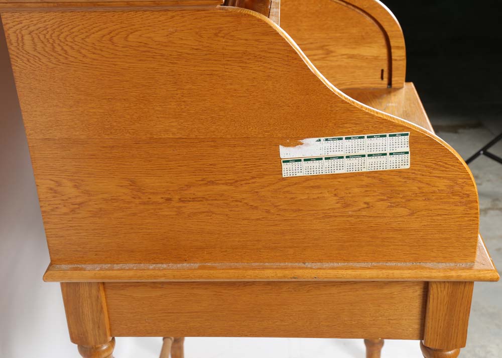 Oak RollTop Desk by American Lifestyles, 20th Century EBTH