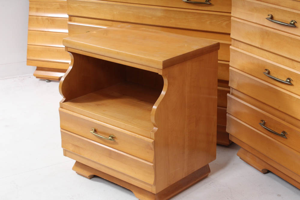 Maple Bedroom Suite from Kling Furniture EBTH