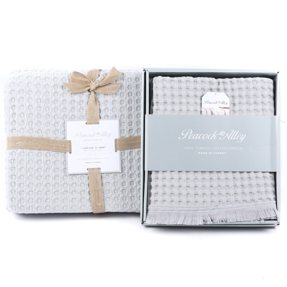 Peacock Alley QueenSize Turkish Cotton Blanket and Throw EBTH