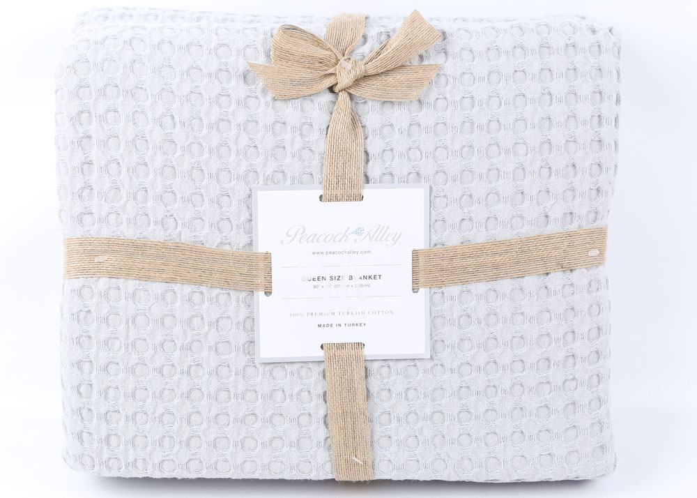 Peacock Alley QueenSize Turkish Cotton Blanket and Throw EBTH