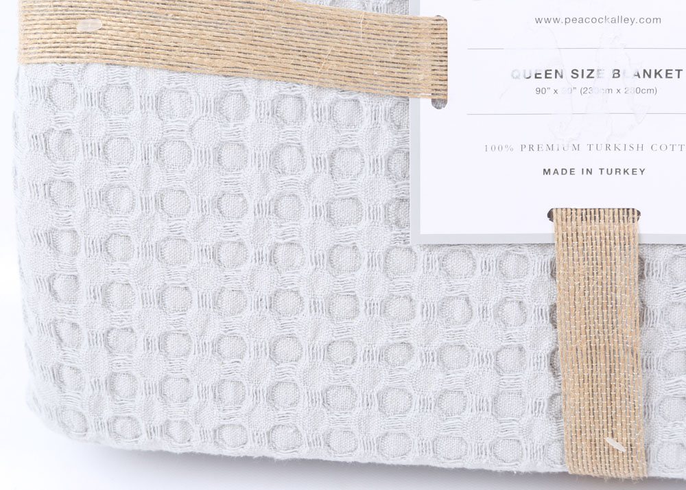 Peacock Alley QueenSize Turkish Cotton Blanket and Throw EBTH