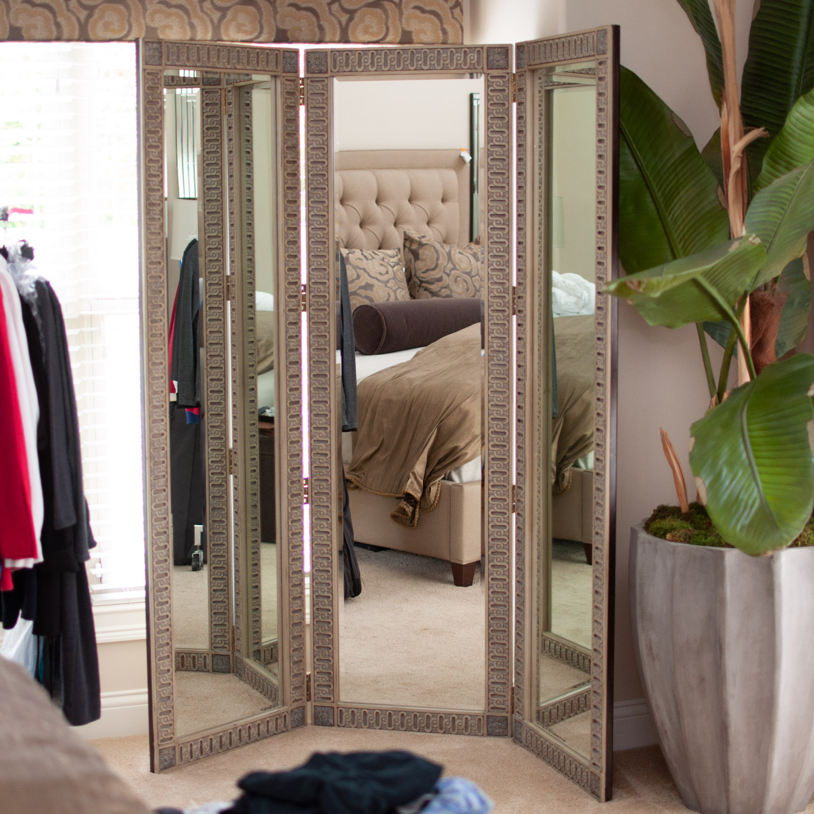 Contemporary TriFold Dressing Screen with Beveled Mirror EBTH