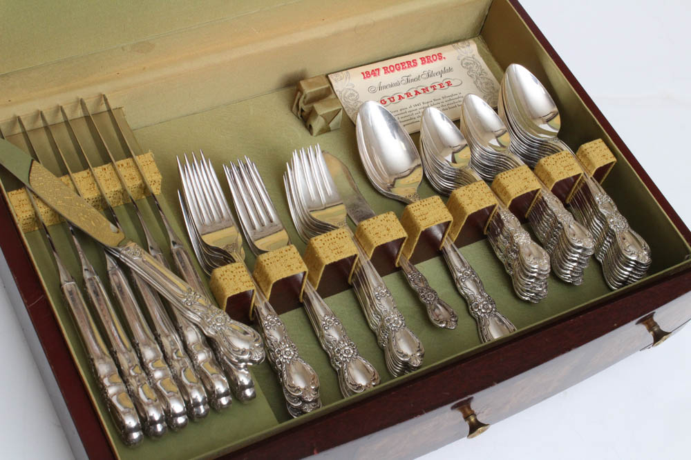 1847-rogers-bros-heritage-silver-plate-flatware-set-ebth