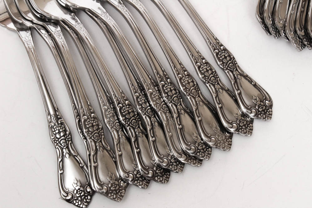 Oneida "Louisiana" Stainless Steel Flatware Set EBTH