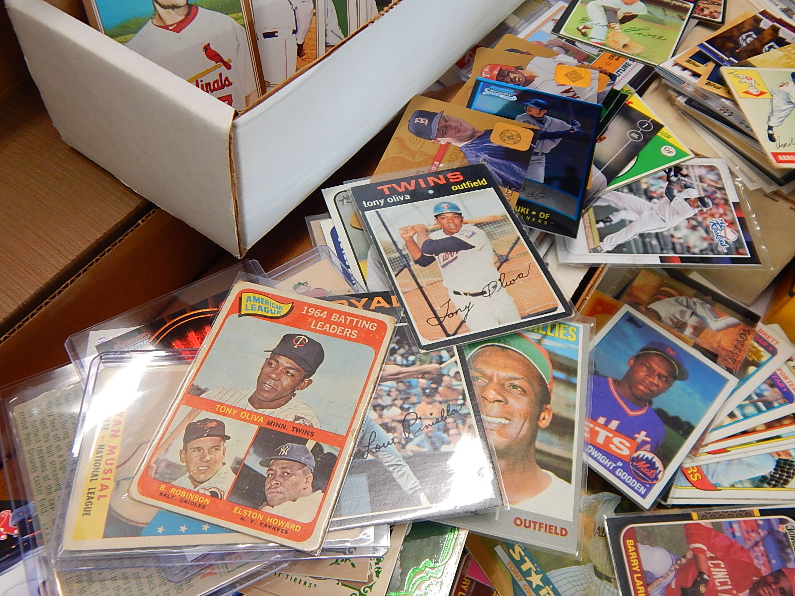 Large Baseball Card Collection with Full and Partial Sets EBTH