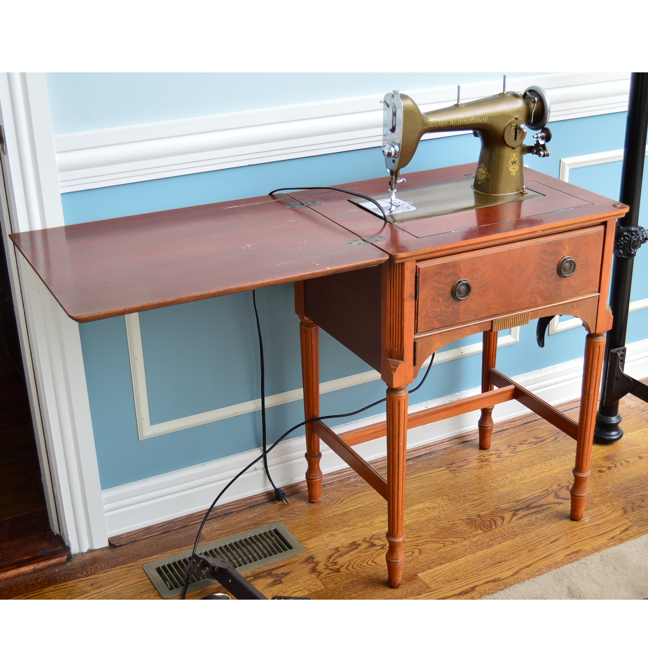 Vintage FreeWestinghouse Sewing Machine with Federal Style EBTH