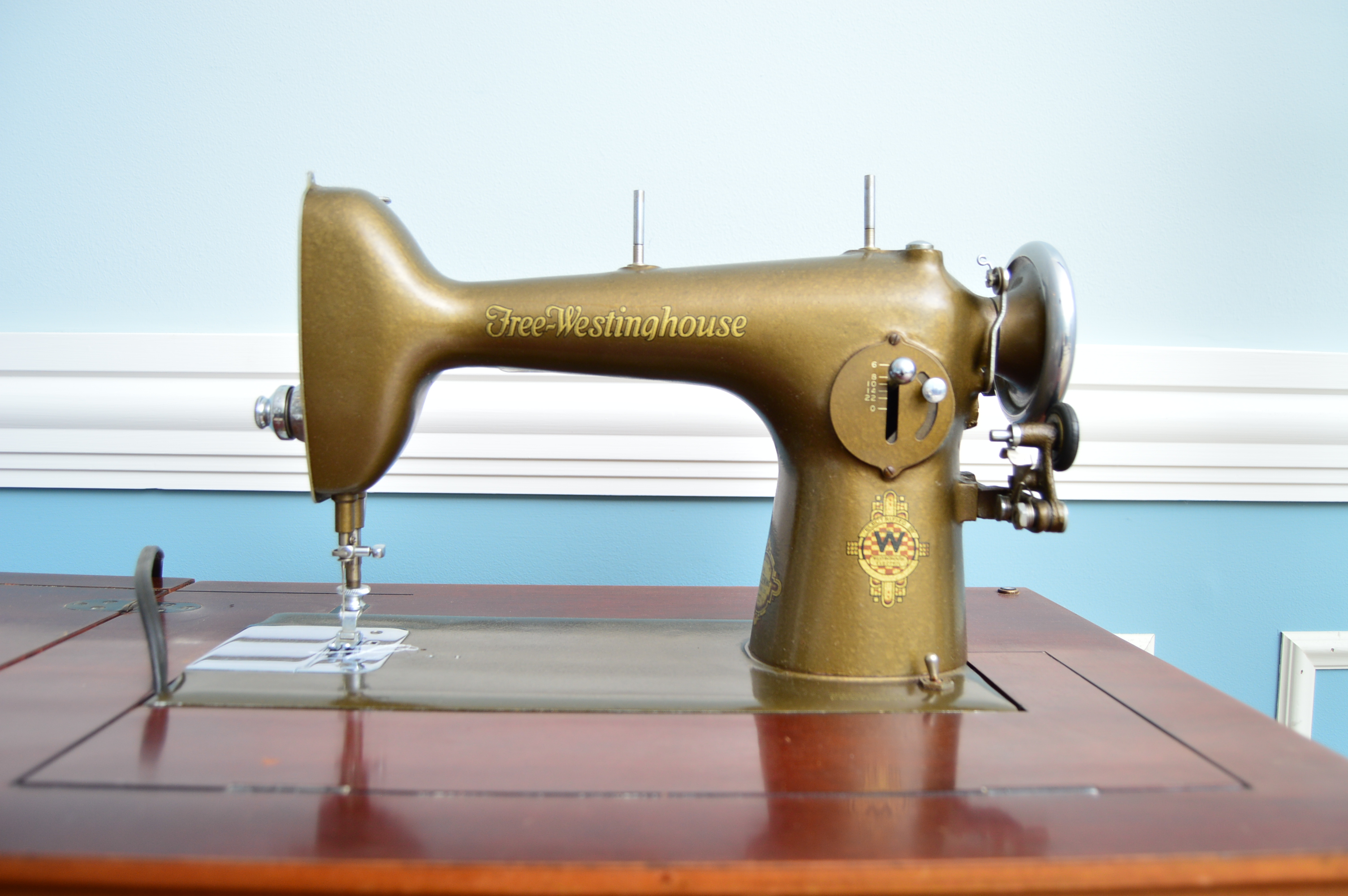 Vintage FreeWestinghouse Sewing Machine with Federal Style EBTH