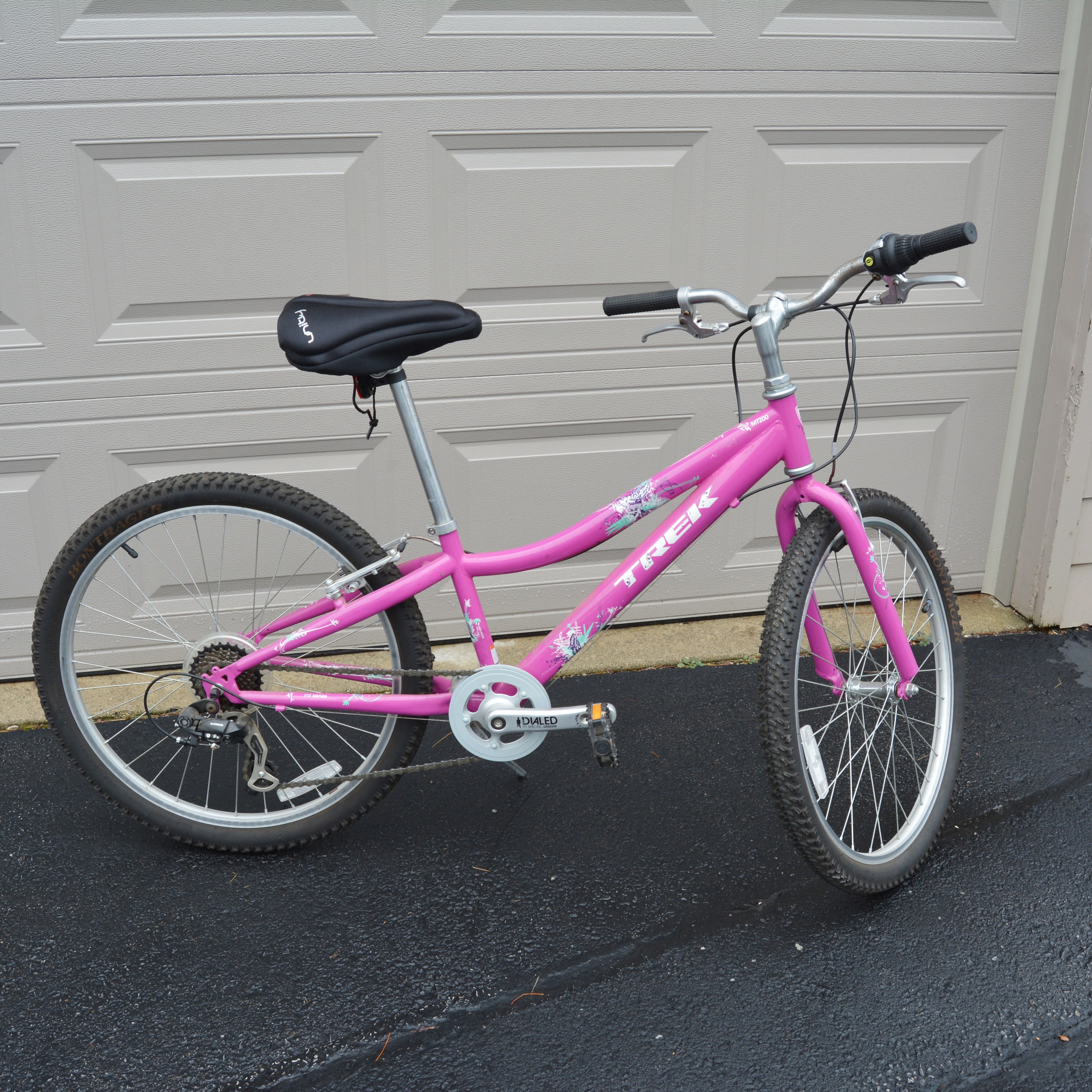 trek mt200 girl pink