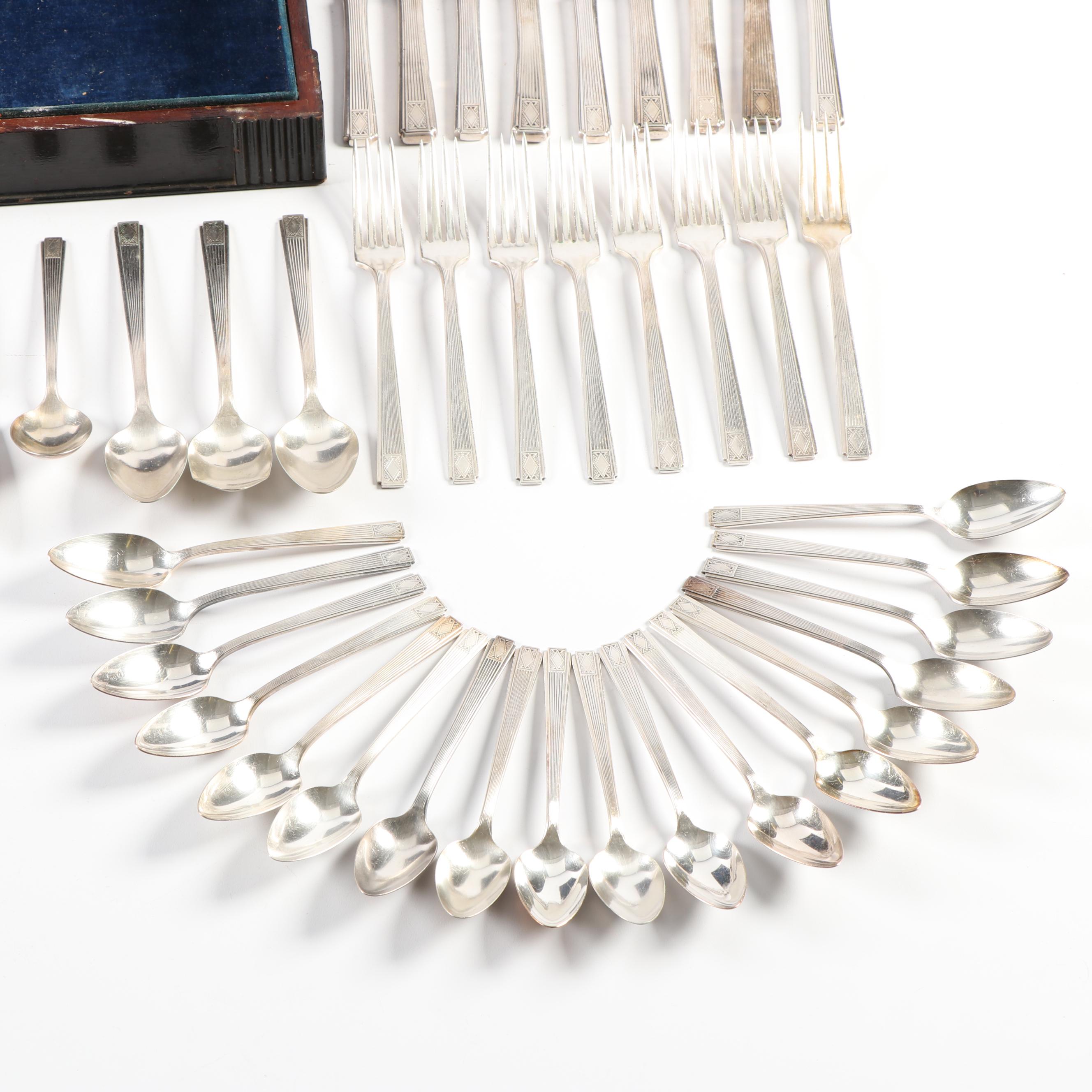 Oneida Community "Noblesse" Silver Plate Flatware Set with SealBrite