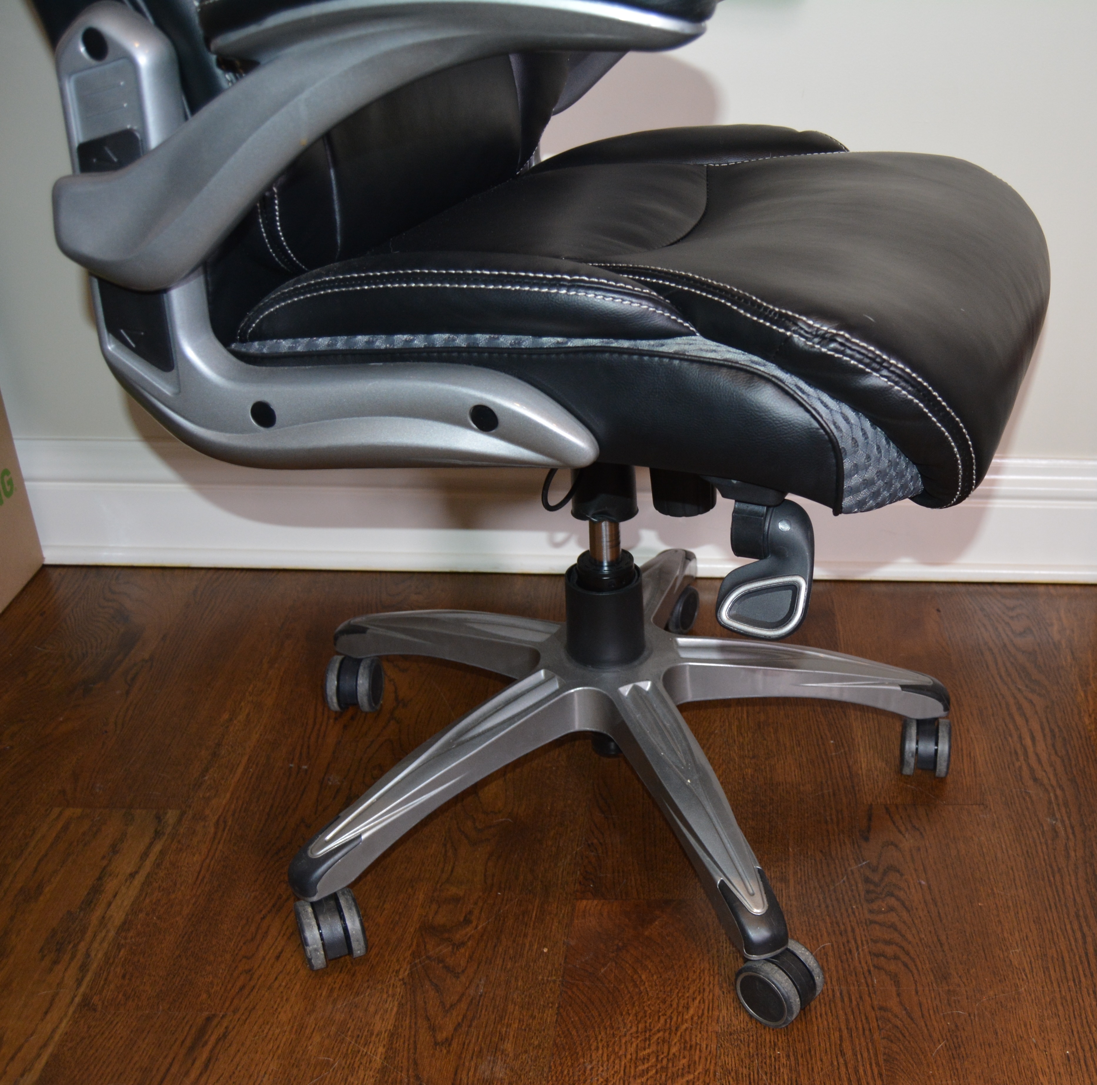 Octaspring Manager Office Chair by True Innovations EBTH