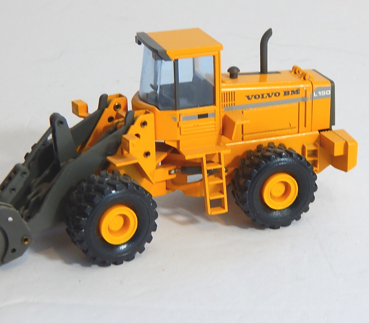 Die Cast NZG Model 359 1:50 Scale Volvo BM L150 Log Loader - Germany | EBTH