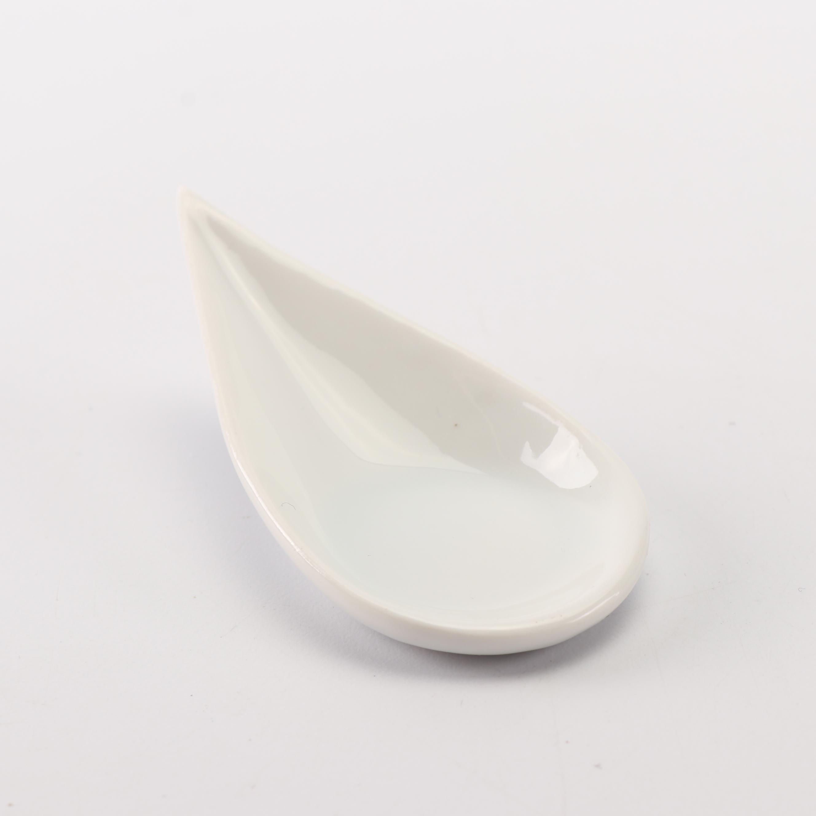 Podamsa and Crate & Barrel Porcelain Soy Sauce Dishes EBTH