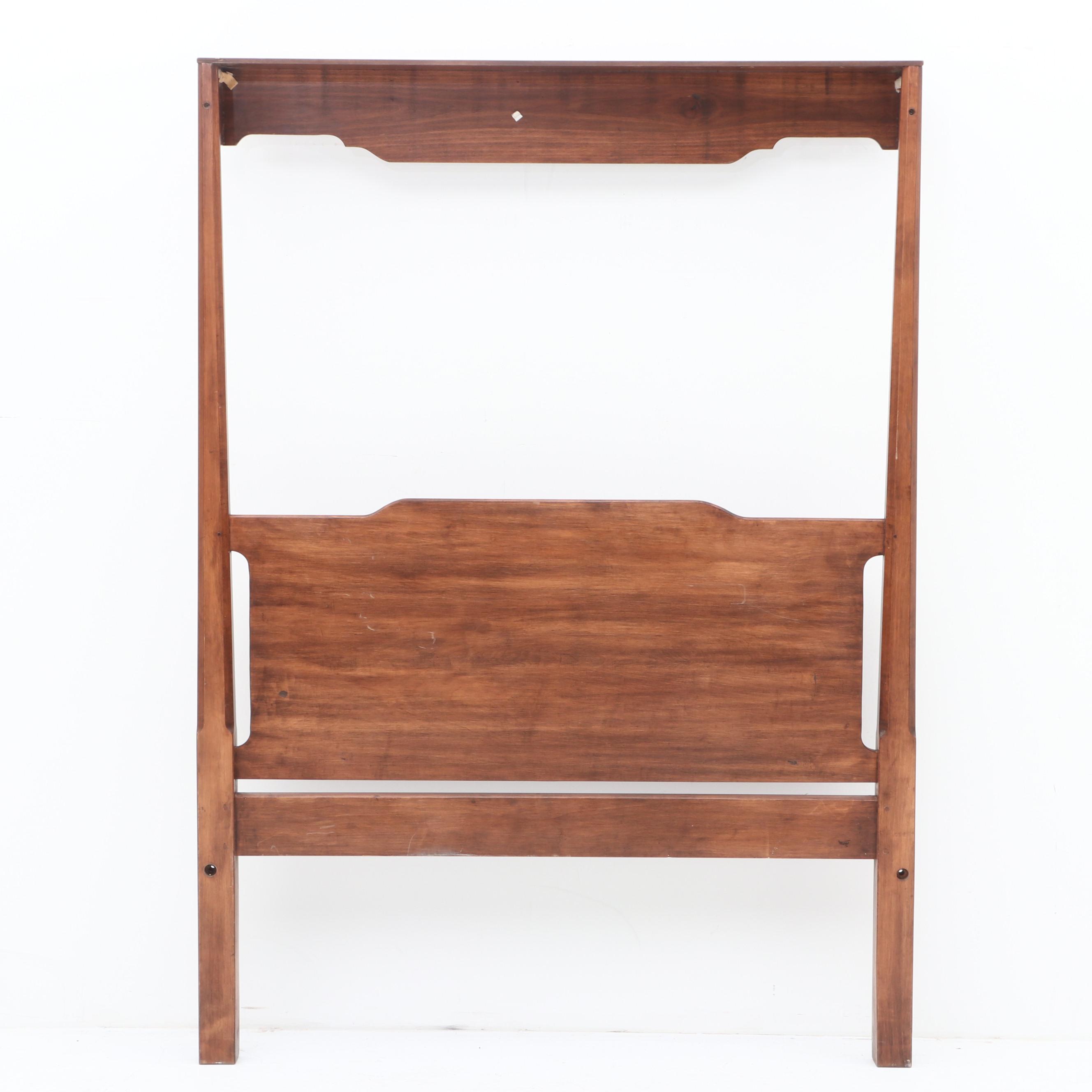 Poplar PencilPost Bed with Valance EBTH