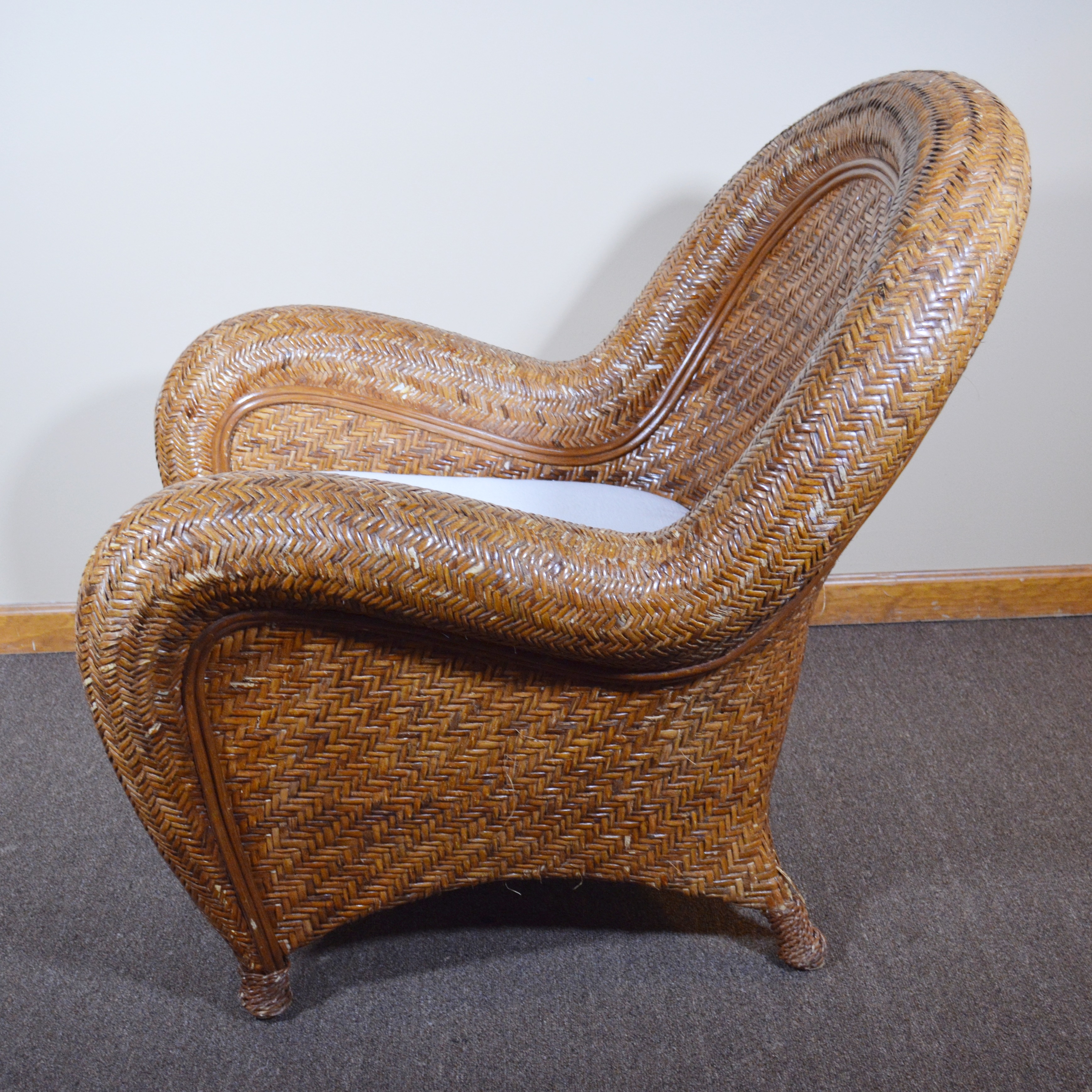 "Malabar" Rattan Lounge Chair by Pottery Barn, 21st Century | EBTH