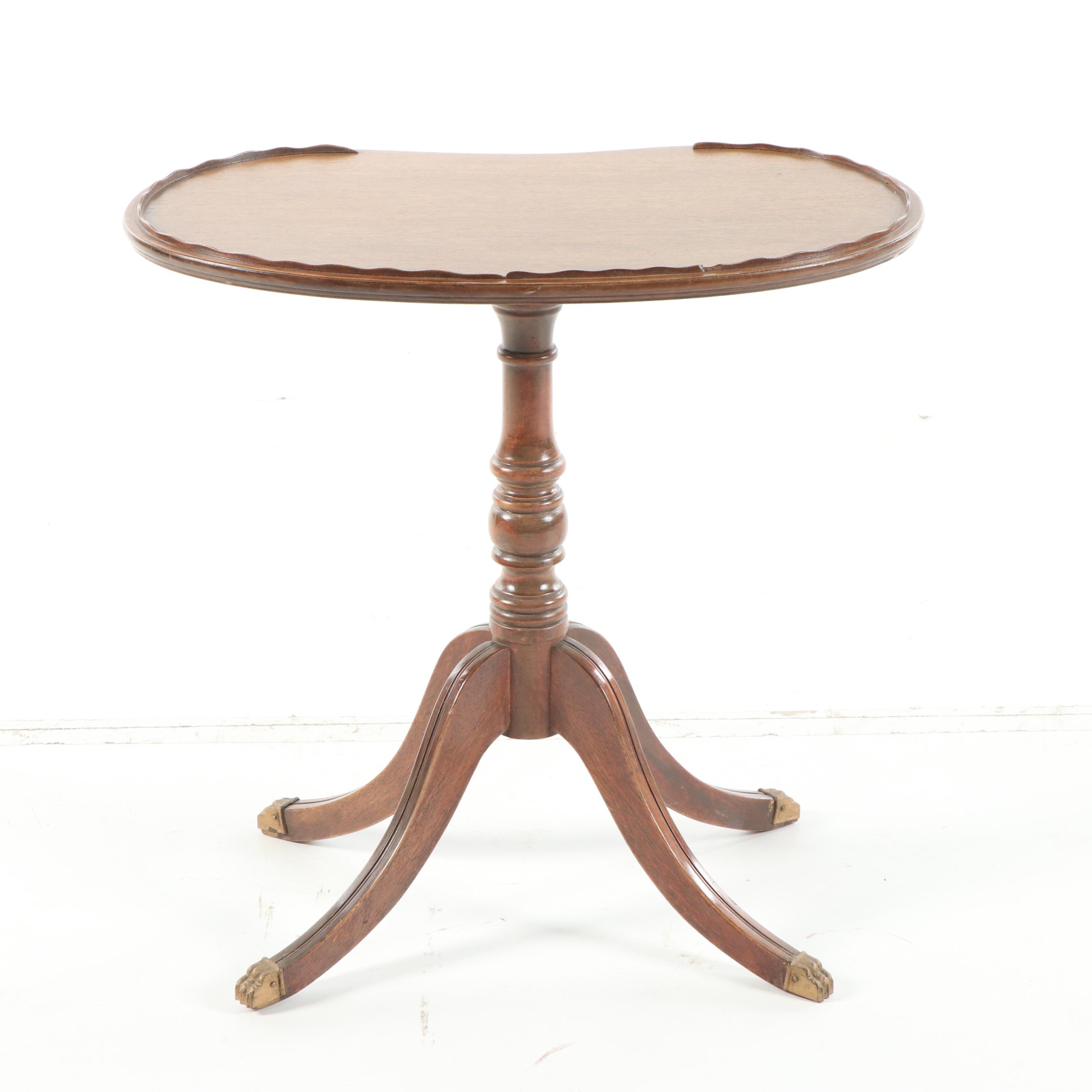 Phyfe Style Walnut Kidney Shaped Side Table, 20th Century EBTH