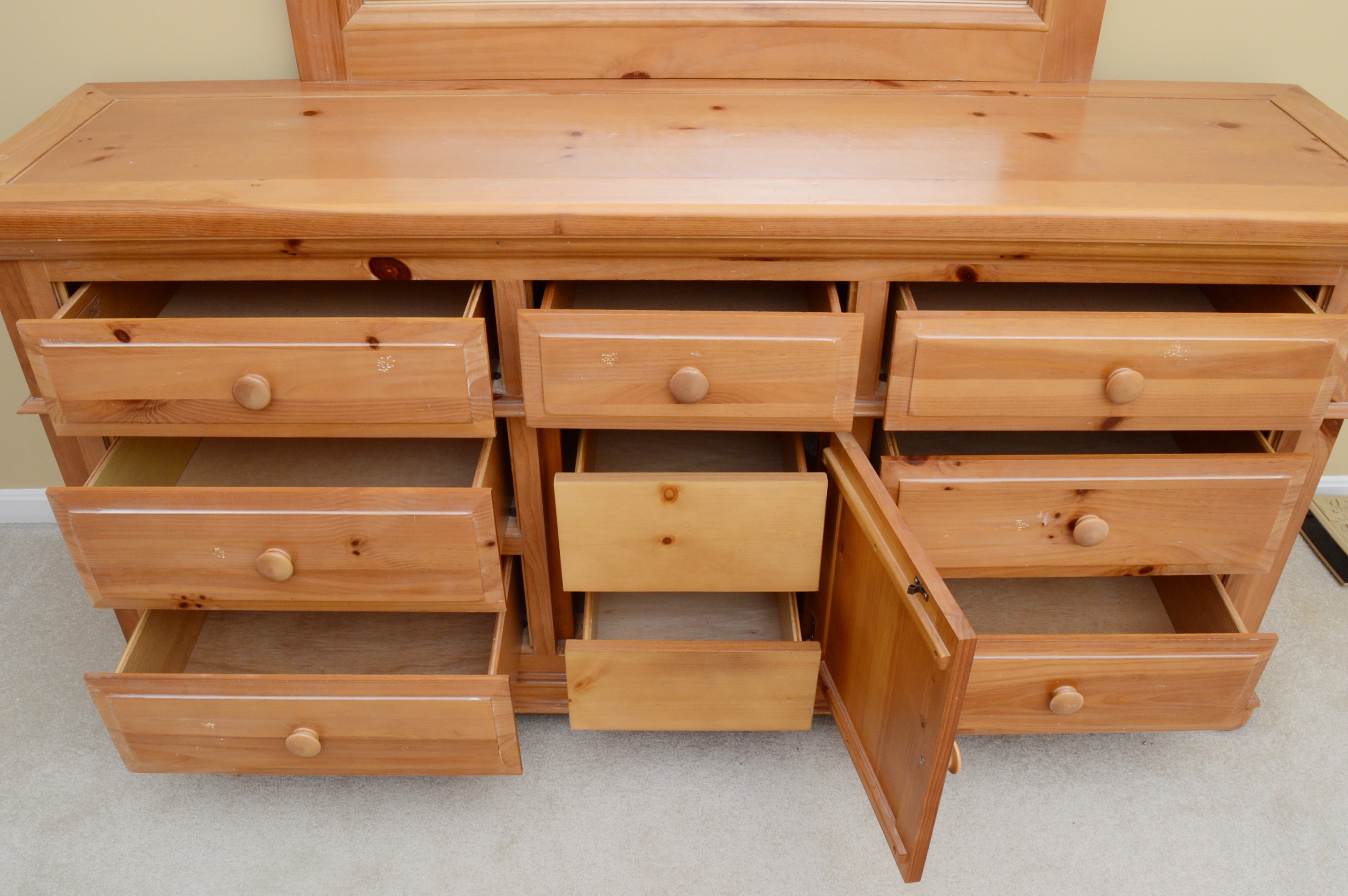 Broyhill "Fontana" Pine Dresser with Mirror EBTH
