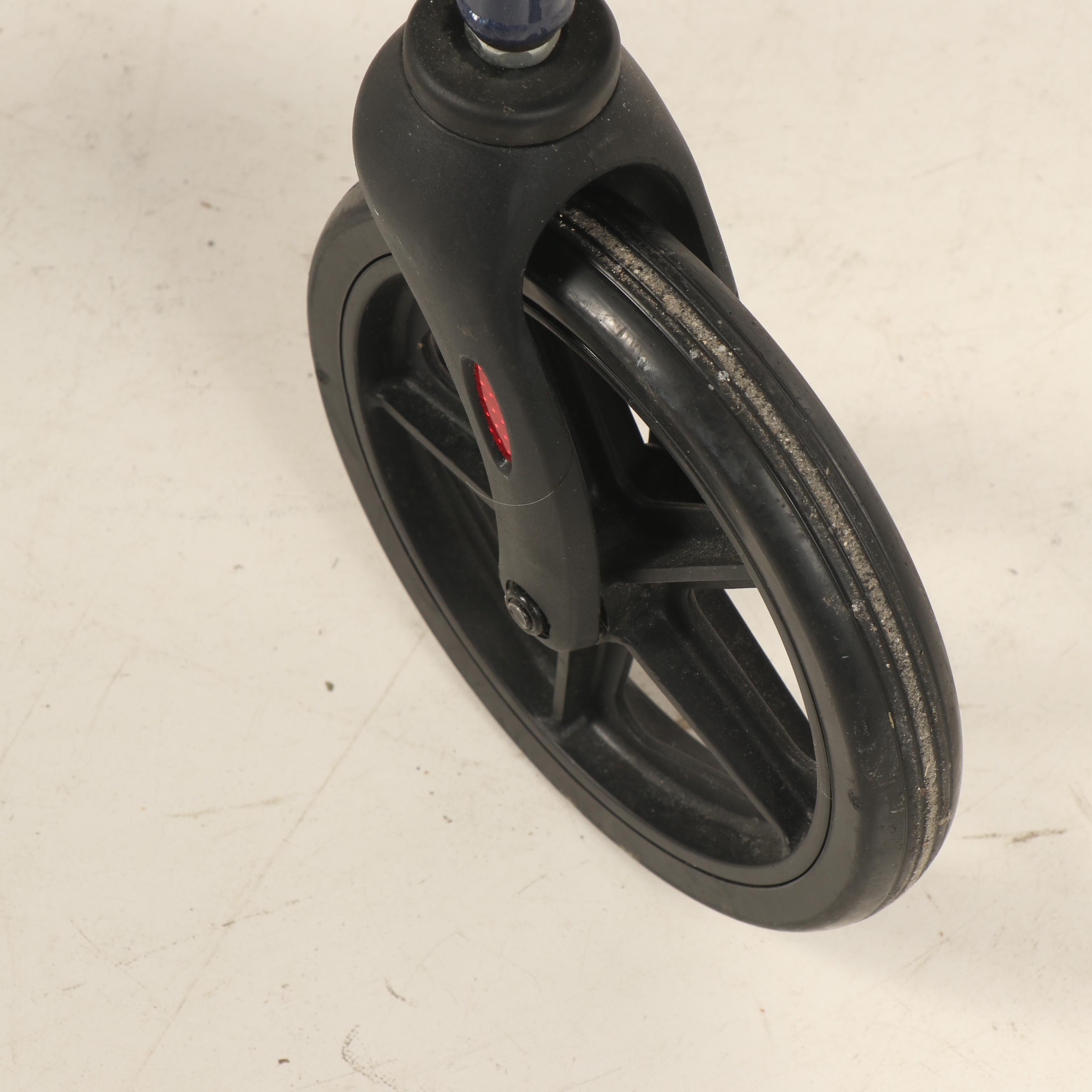 Nova "GetGo Groove" Rolling Walker with Seat EBTH