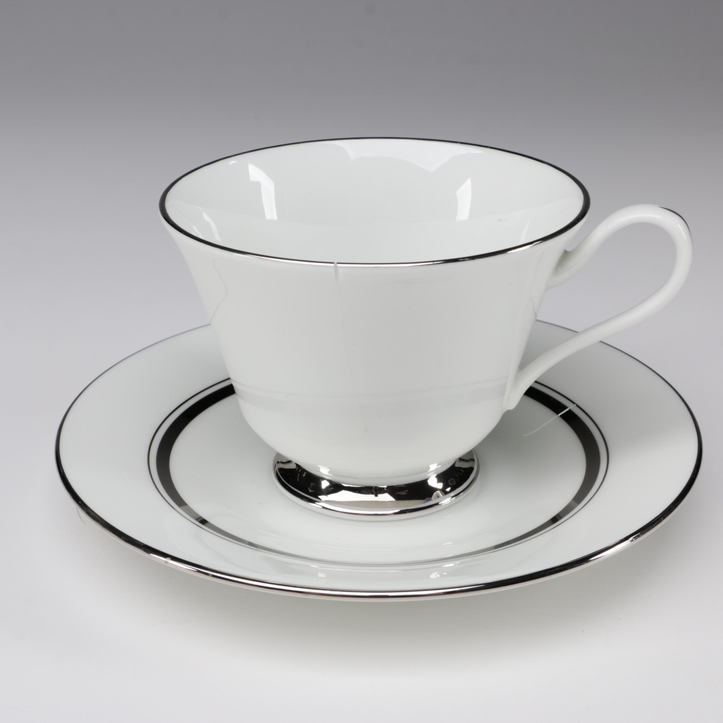 Oxford "Lexington" Bone China Dinnerware, 20th Century EBTH