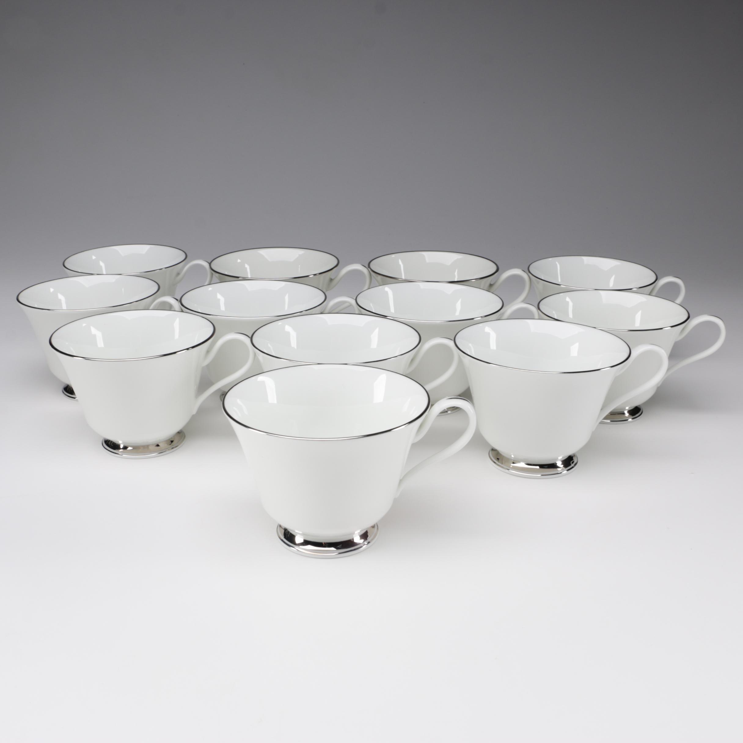 Oxford "Lexington" Bone China Dinnerware, 20th Century EBTH
