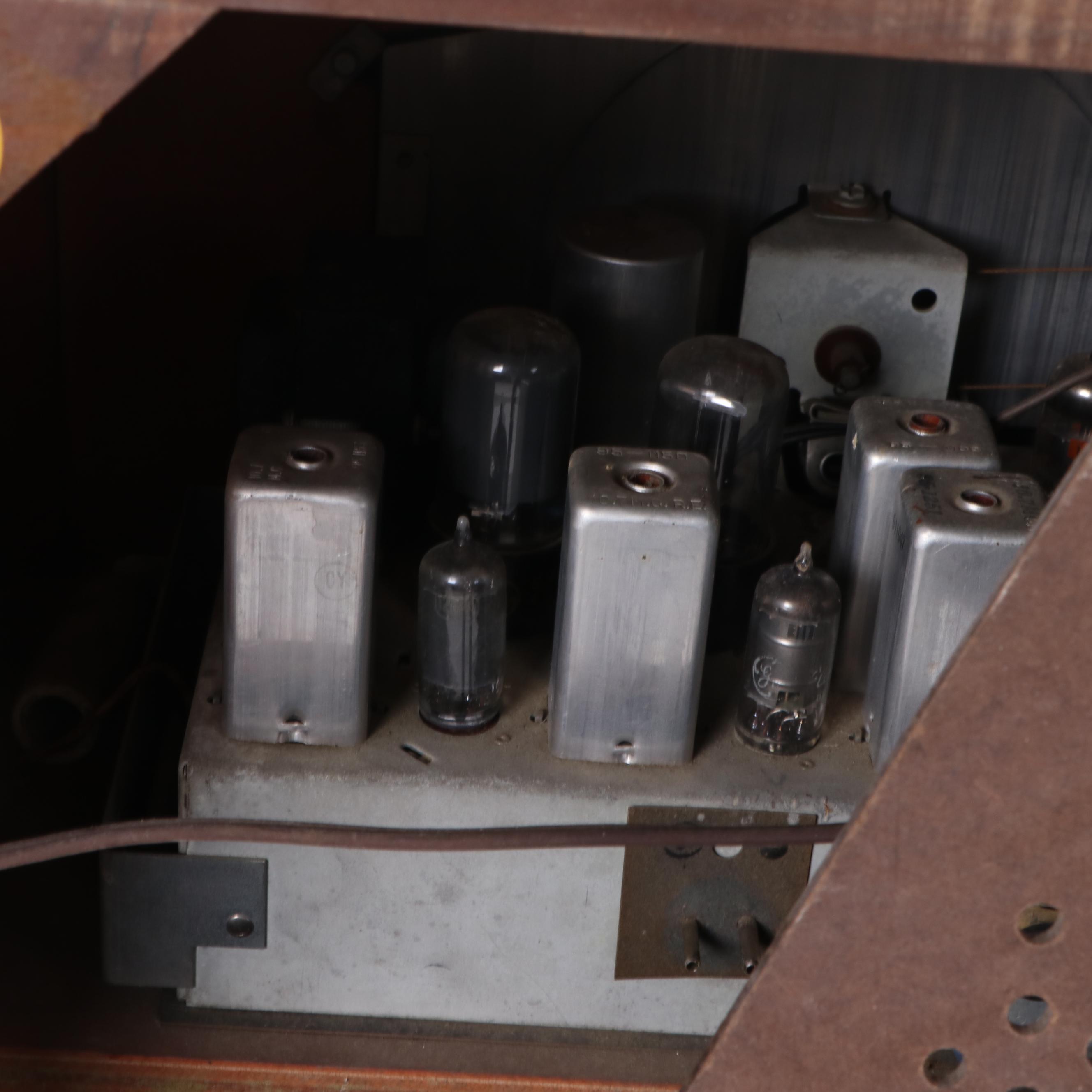 Zenith Cobramatic Mahogany Turntable and Radio 1950's EBTH