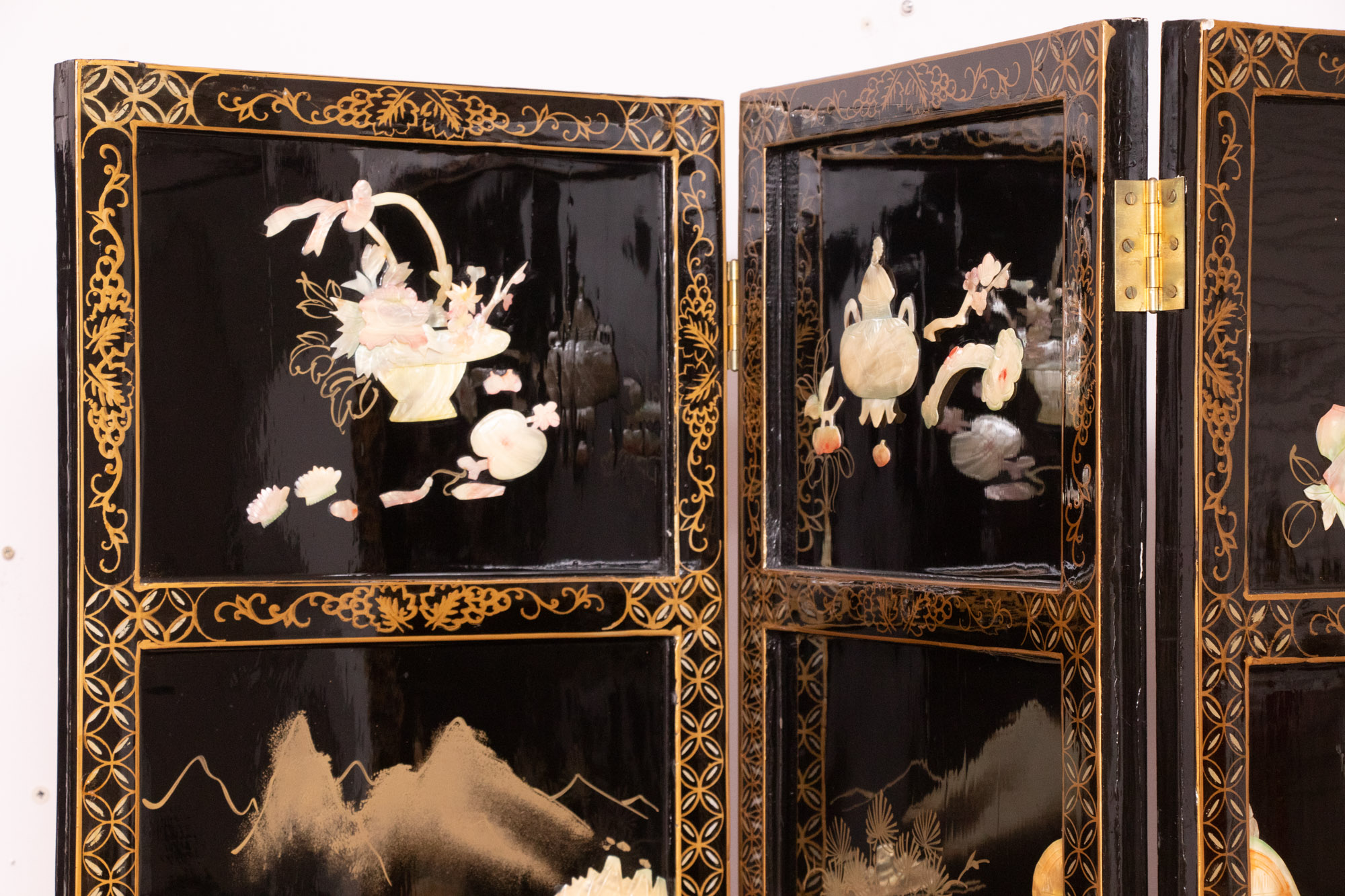 Chinese Black Lacquer Room Divider with Applied Mother of Pearl EBTH