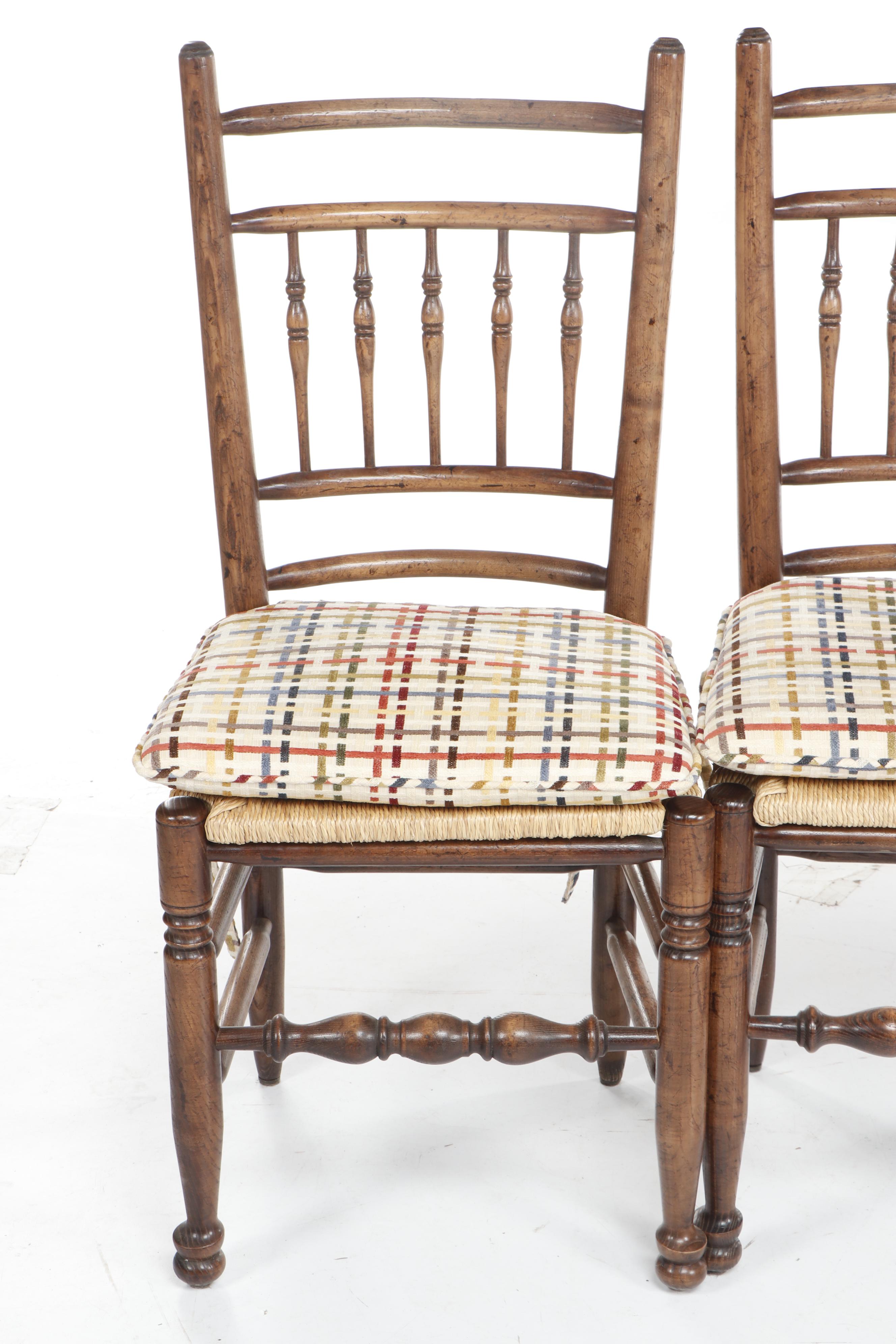 Round Pine Kitchen Table With Four Chairs EBTH