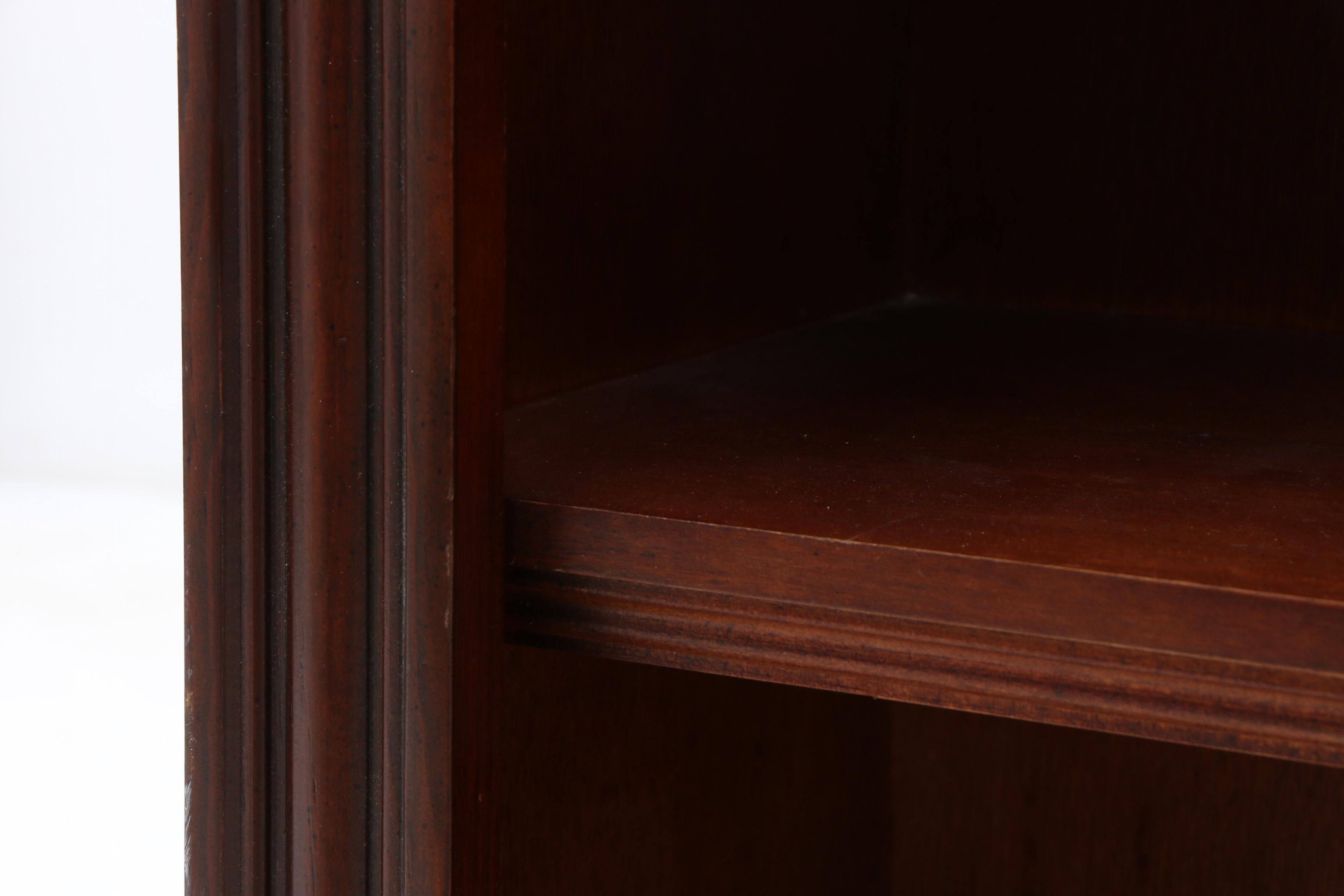 Hamilton Heritage Mahogany Finish Bookcase EBTH