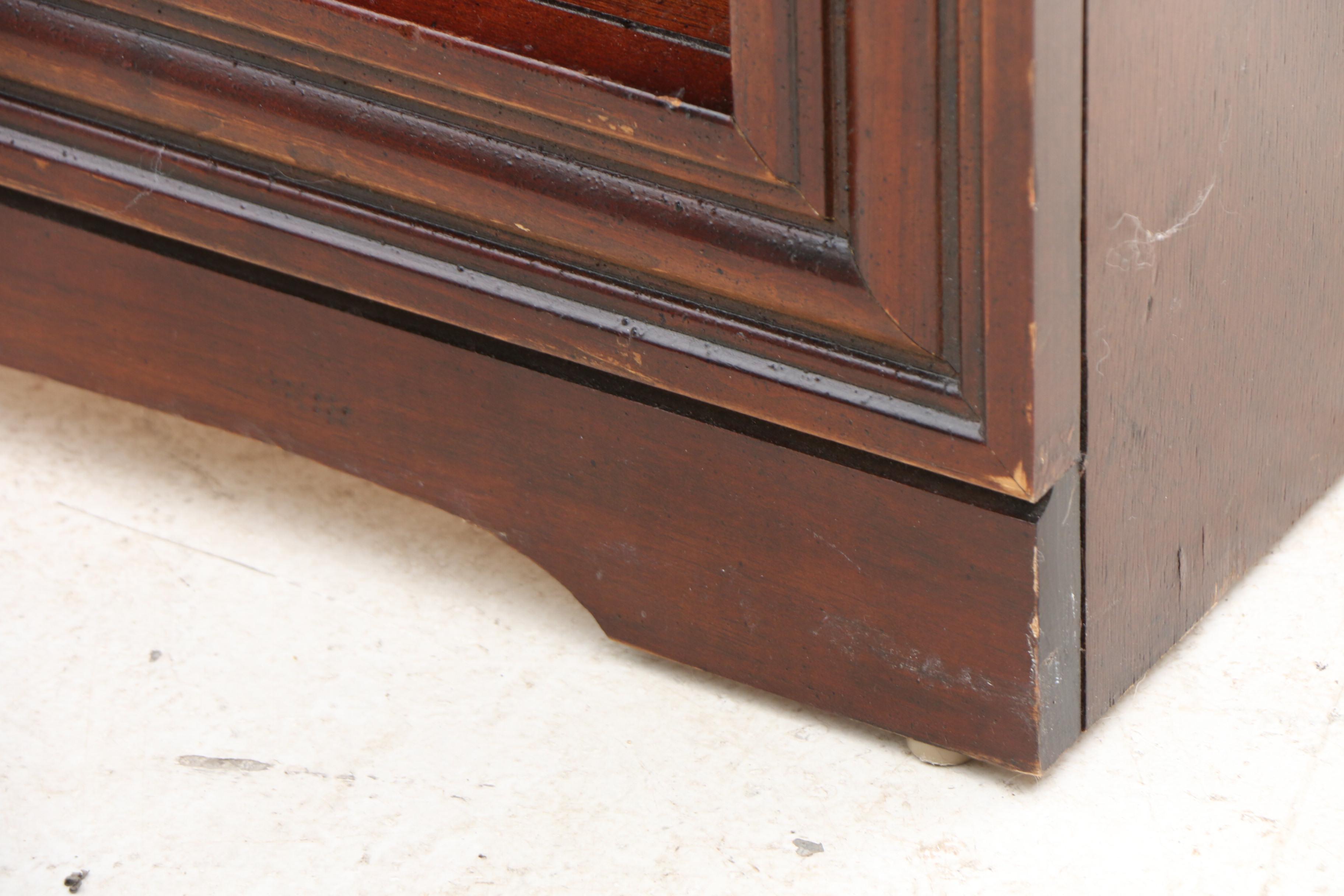 Hamilton Heritage Mahogany Finish Bookcase EBTH