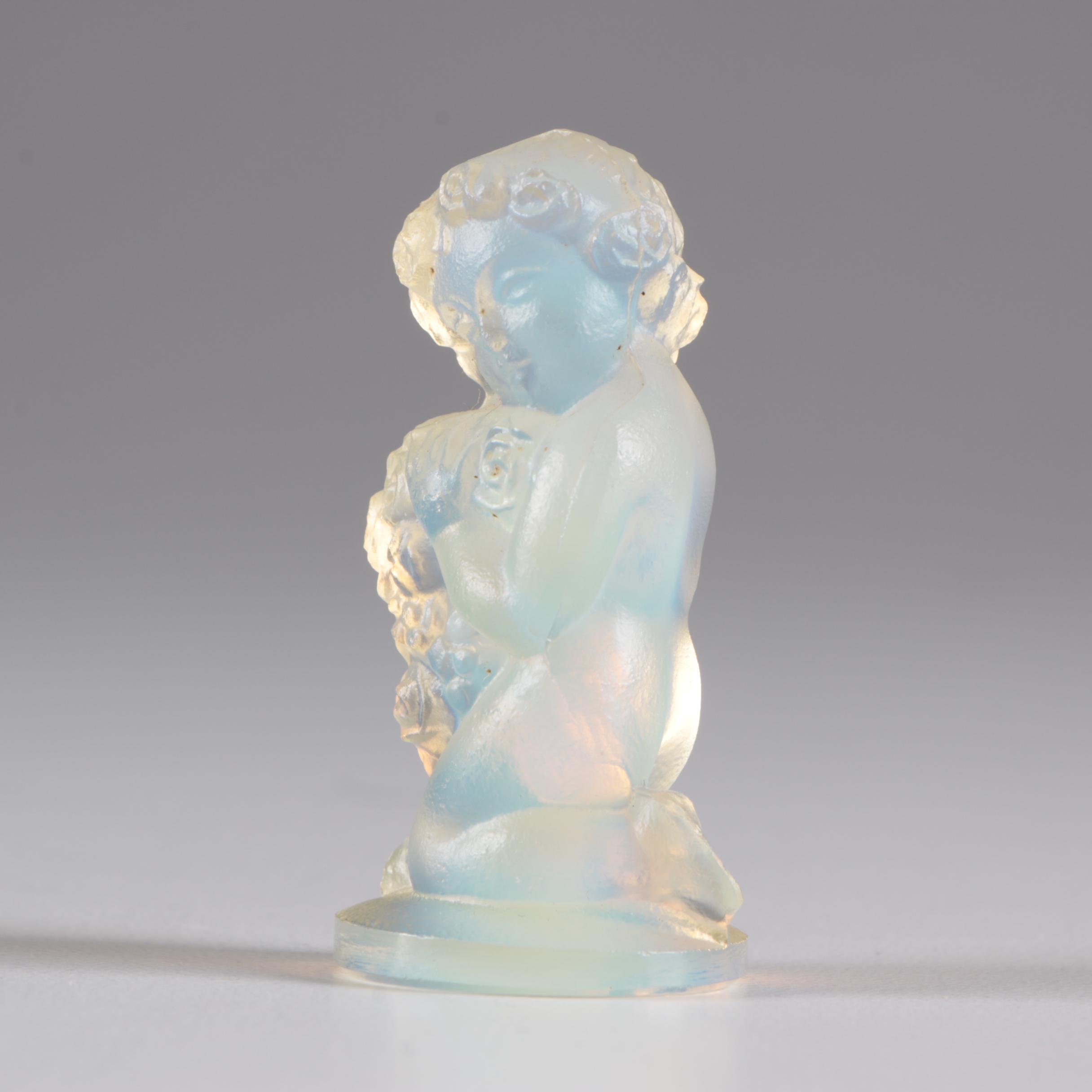 Sabino Art Deco Opalescent Glass "Small Cherub" Figurine, Circa 1930s