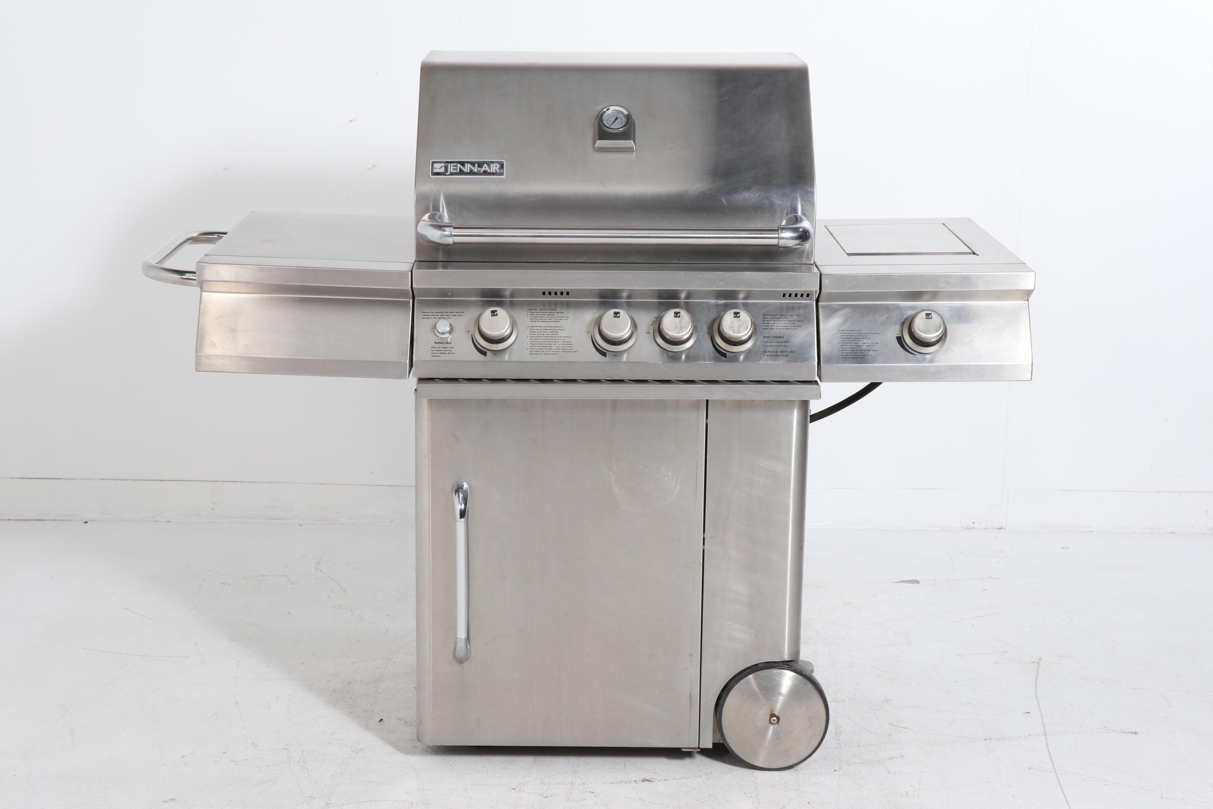 JennAir Stainless Steel FourBurner Gas Grill EBTH