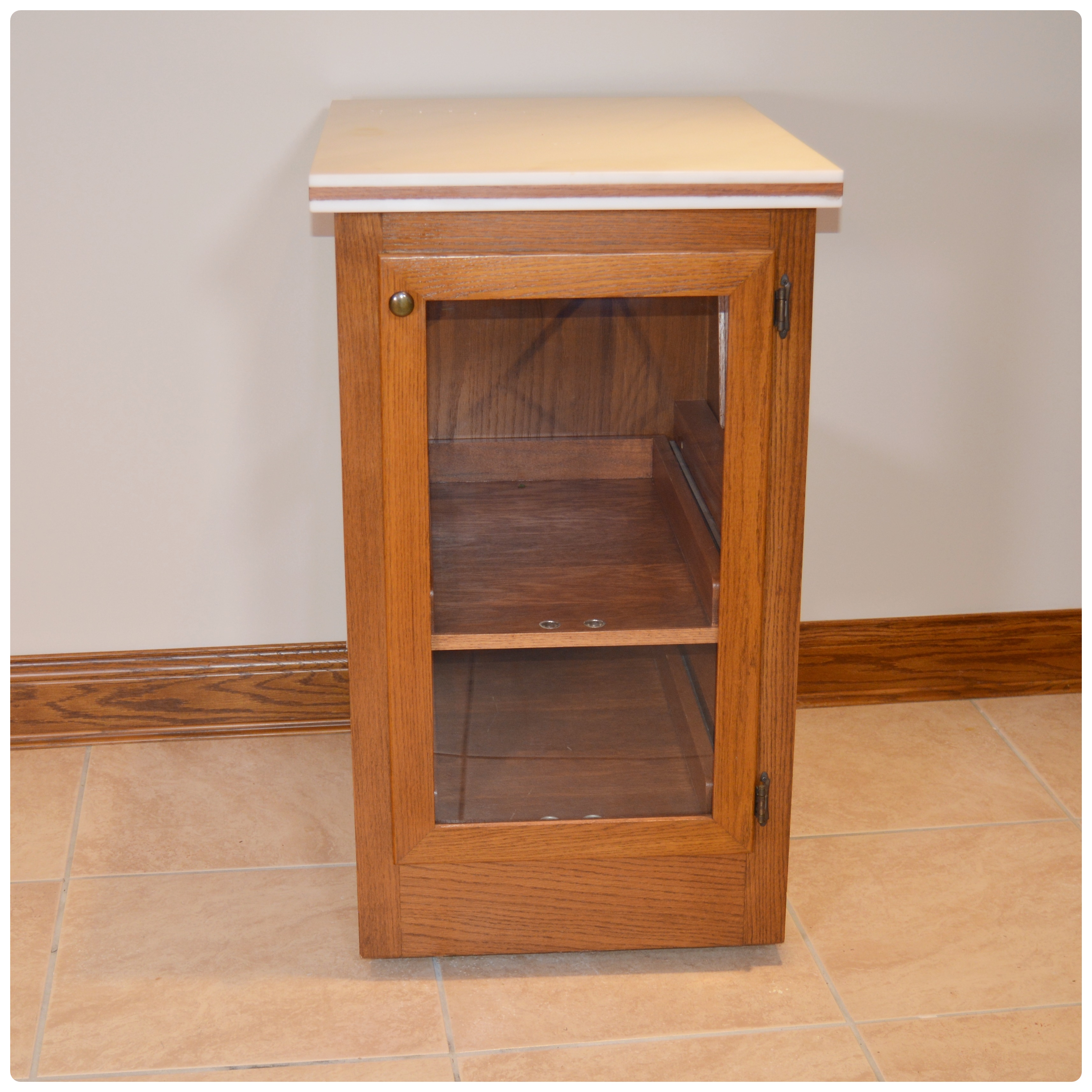 Oak Rolling Display Case EBTH