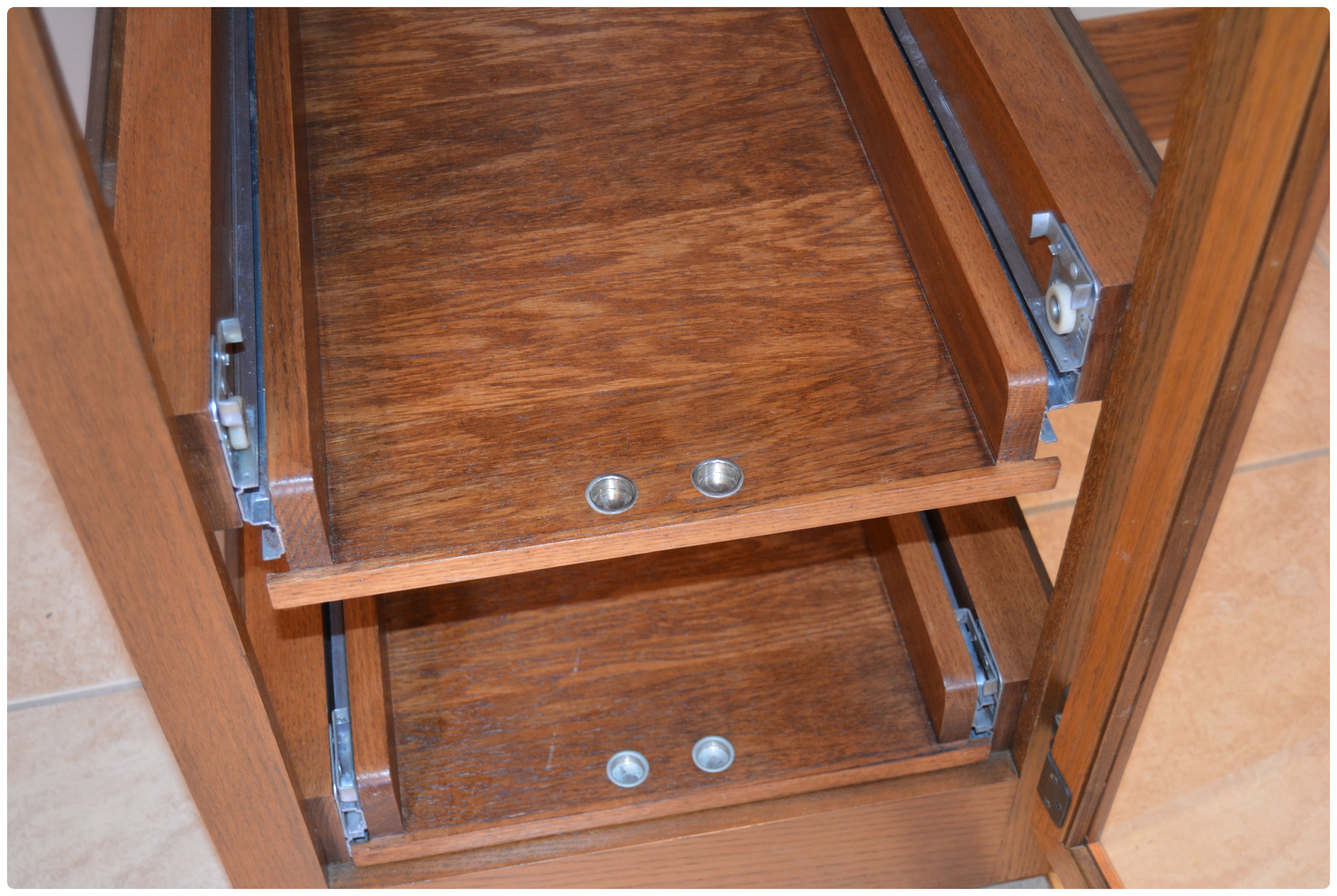 Oak Rolling Display Case EBTH