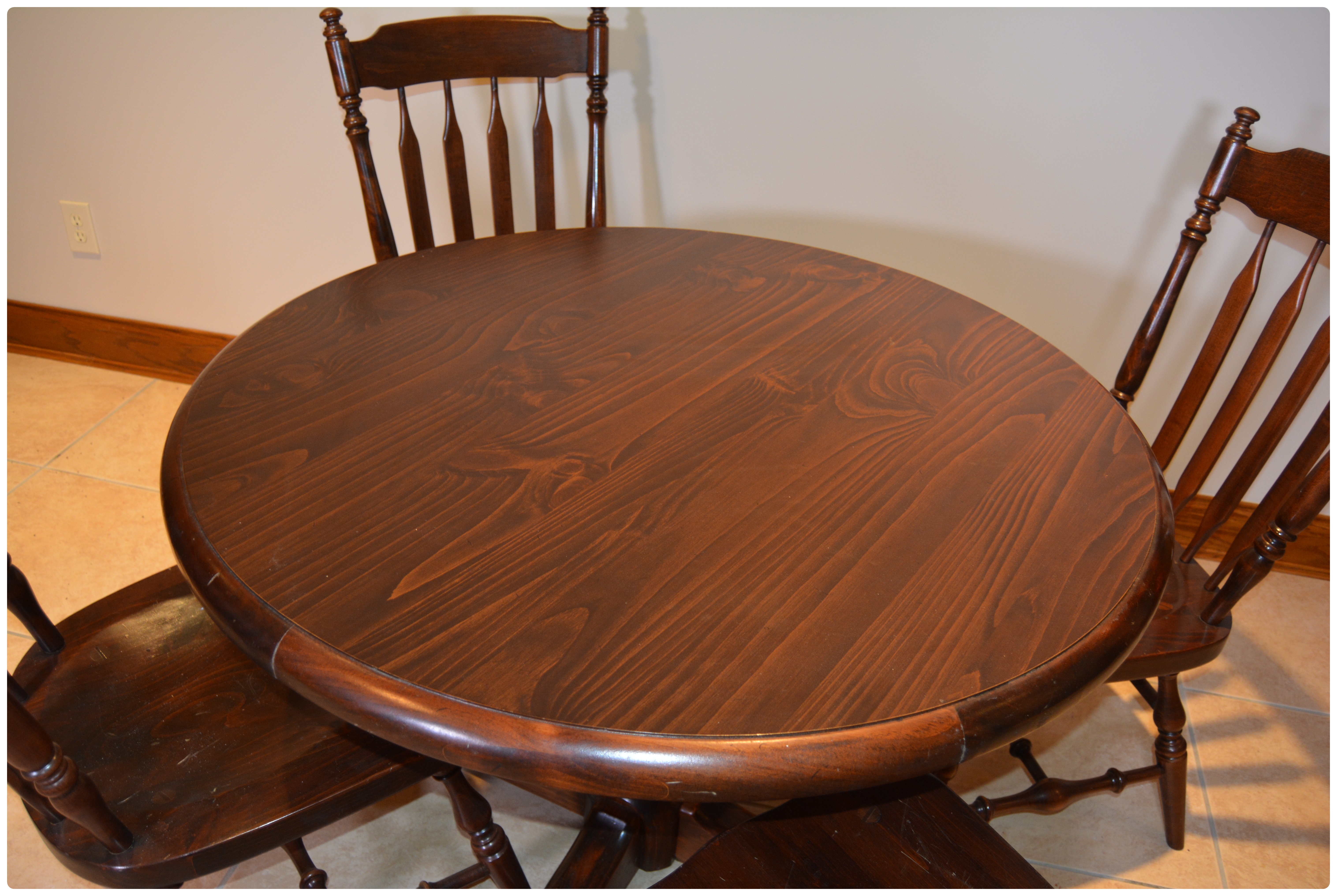 Ethan Allen Colonial Revival Style Pine Dining Table and Chairs, 1970s
