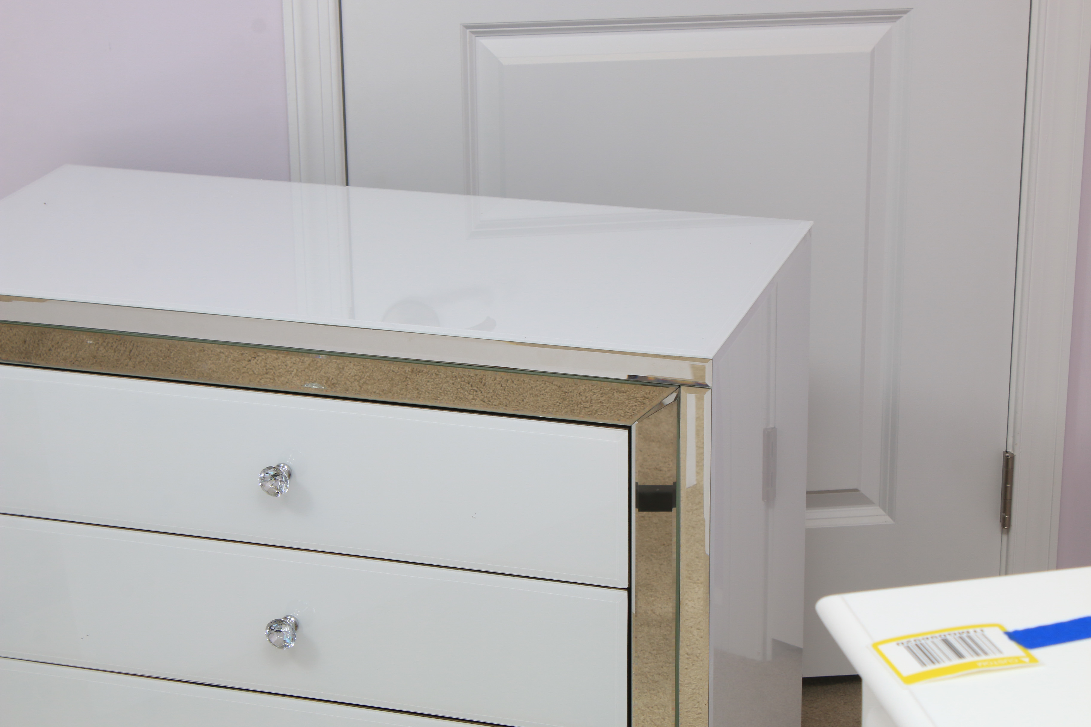 Contemporary Laminate and Mirrored Chest of Drawers EBTH