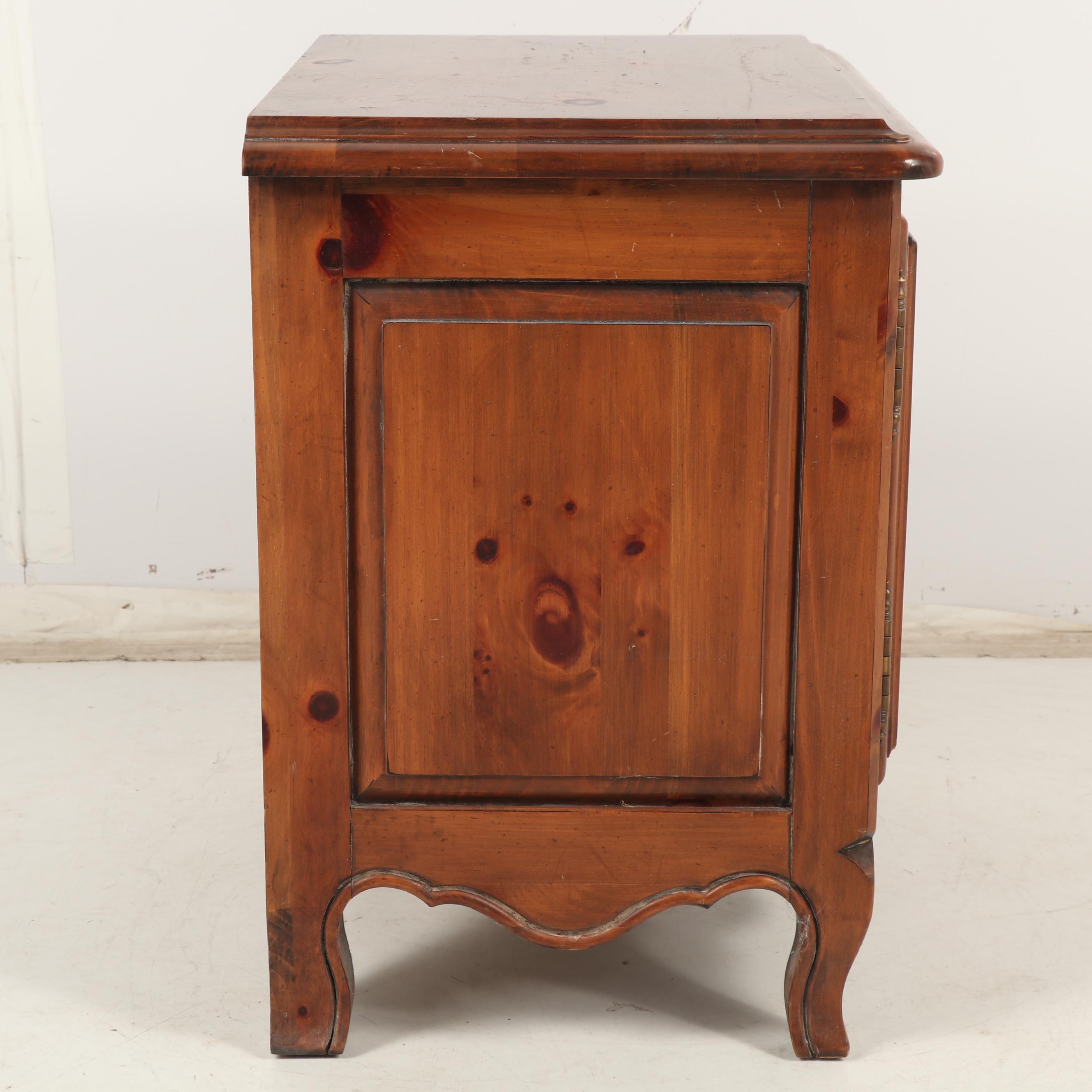 Contemporary Pine French Provincial Style Ethan Allen Bedside Table EBTH