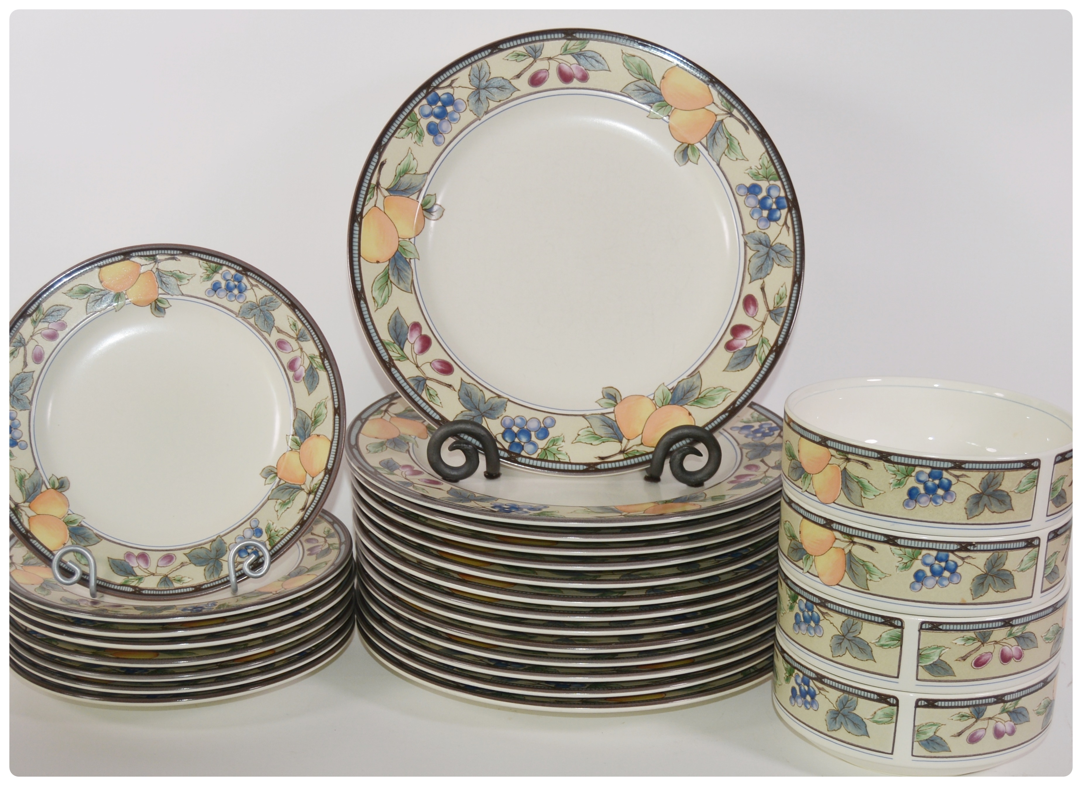 Mikasa "Garden Harvest" Ceramic Dinnerware EBTH