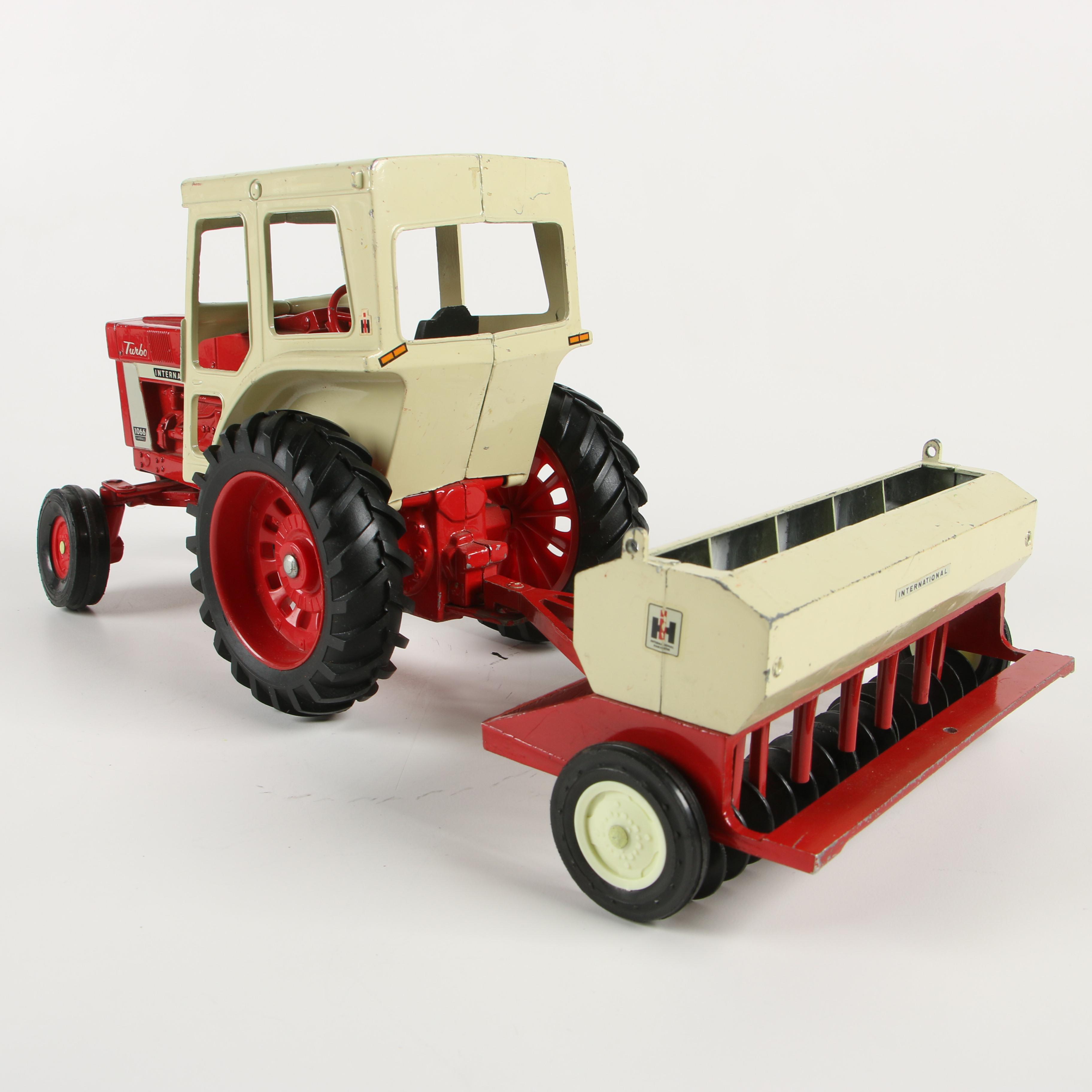 ERTL Co. Die-Cast Metal International Harvester Toy Tractors and Farm