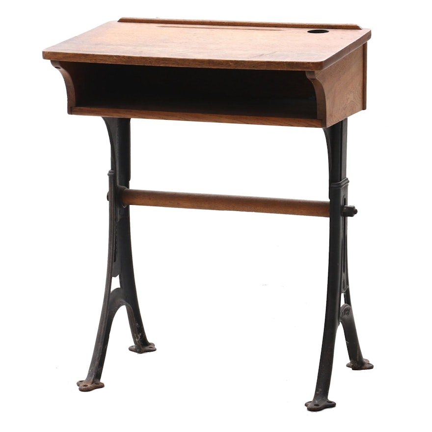 Eclipse Oak Student Desk In The Manner Of Heywood Wakefield Early